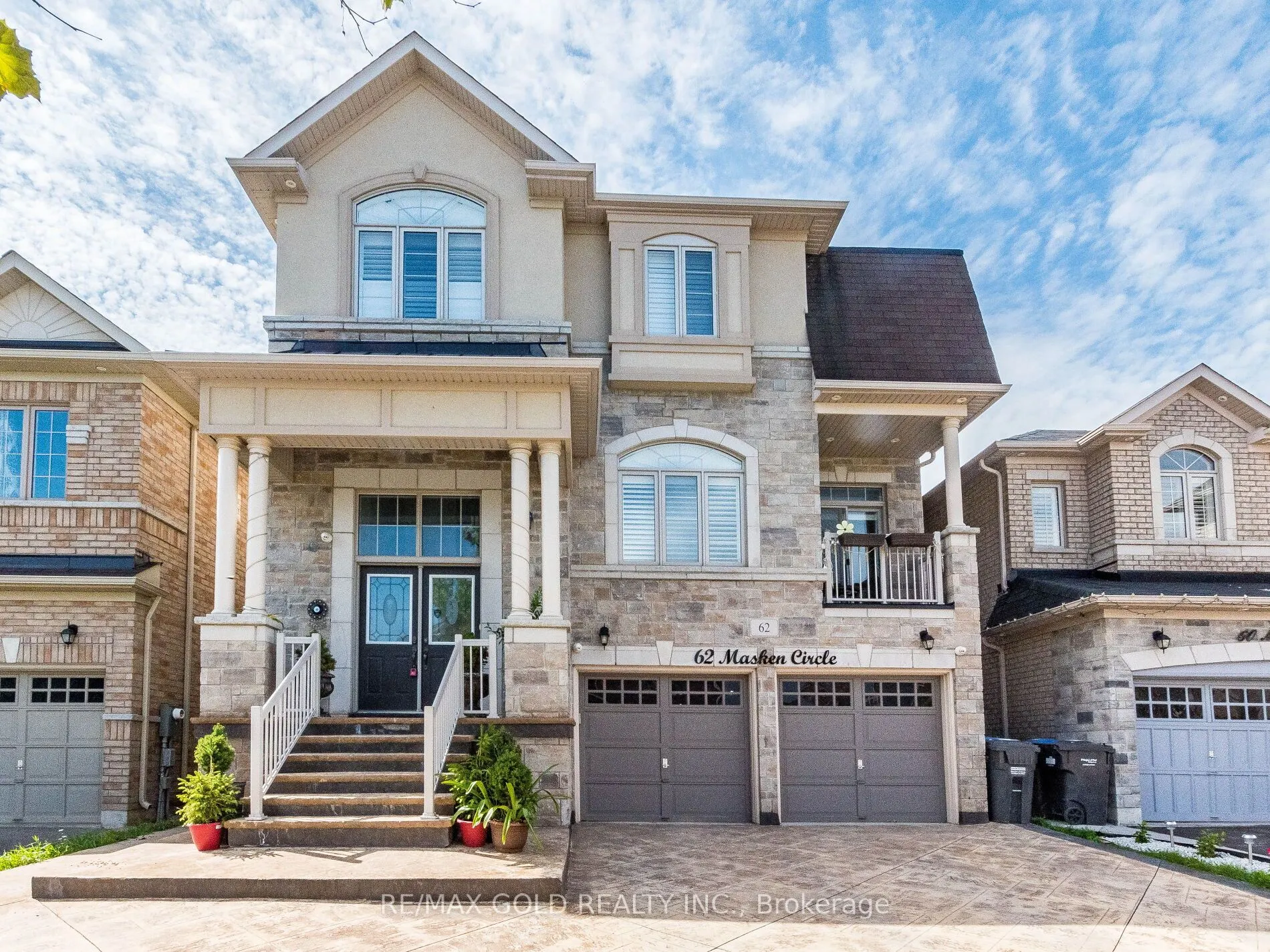 62 Masken Circle