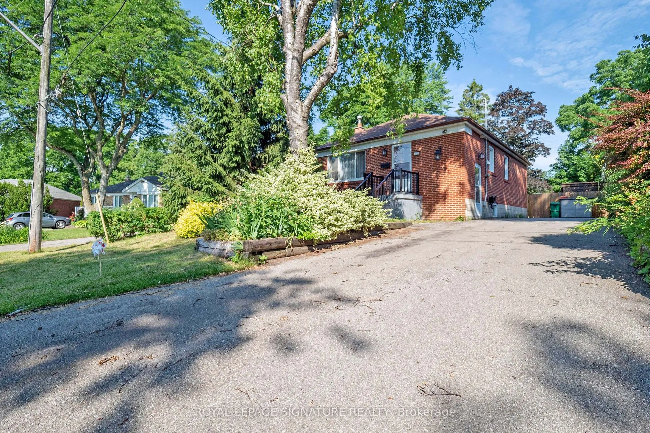 559 Drymen Crescent, #1