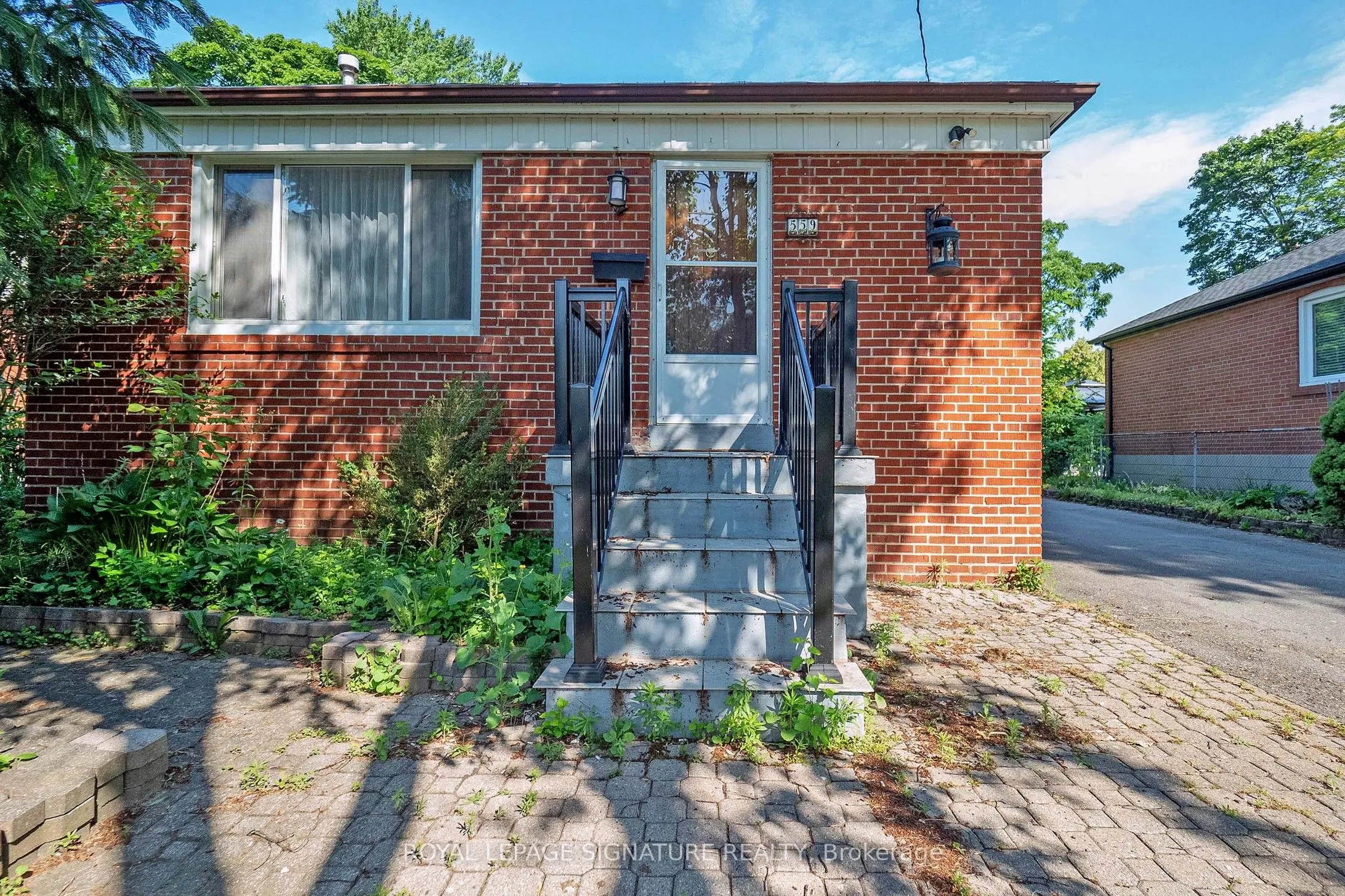 559 Drymen Crescent, #1