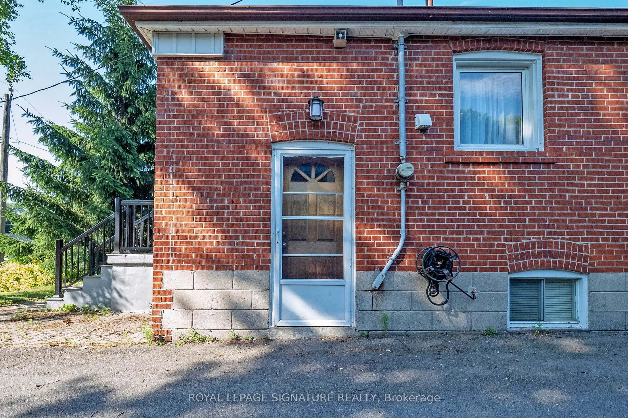559 Drymen Crescent, #1