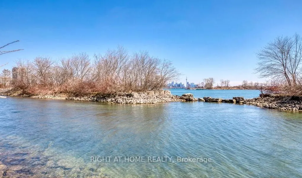 30 Shore Breeze Drive, #917
