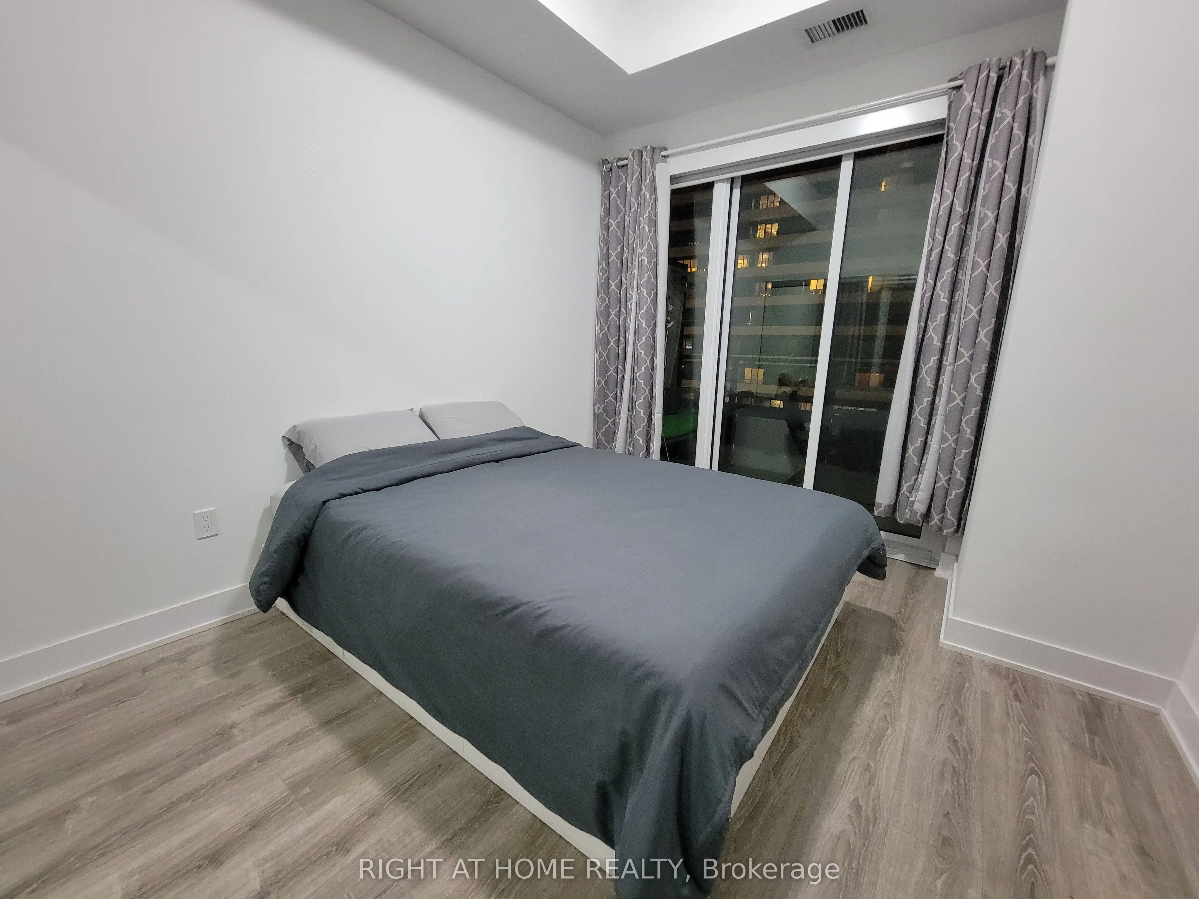 30 Shore Breeze Drive, #917