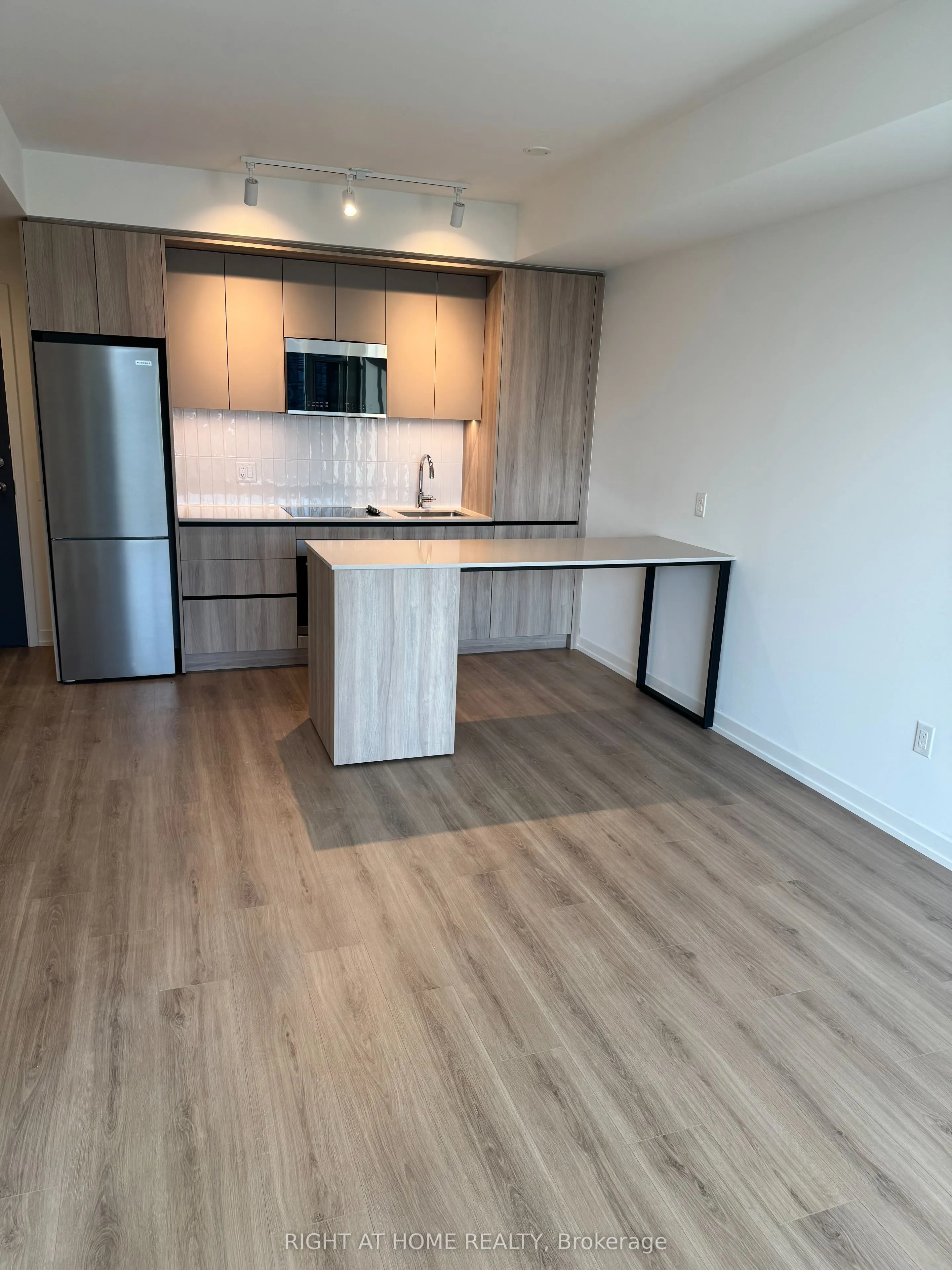 2485 Eglinton Ave W Avenue, ##1219