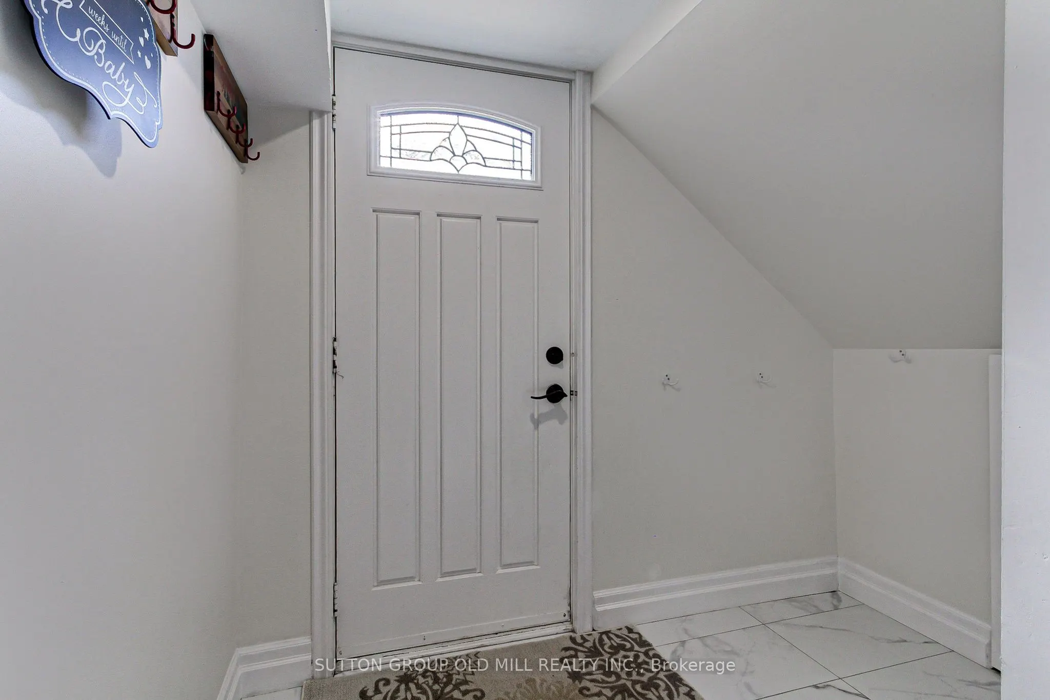 1261 Consort Crescent