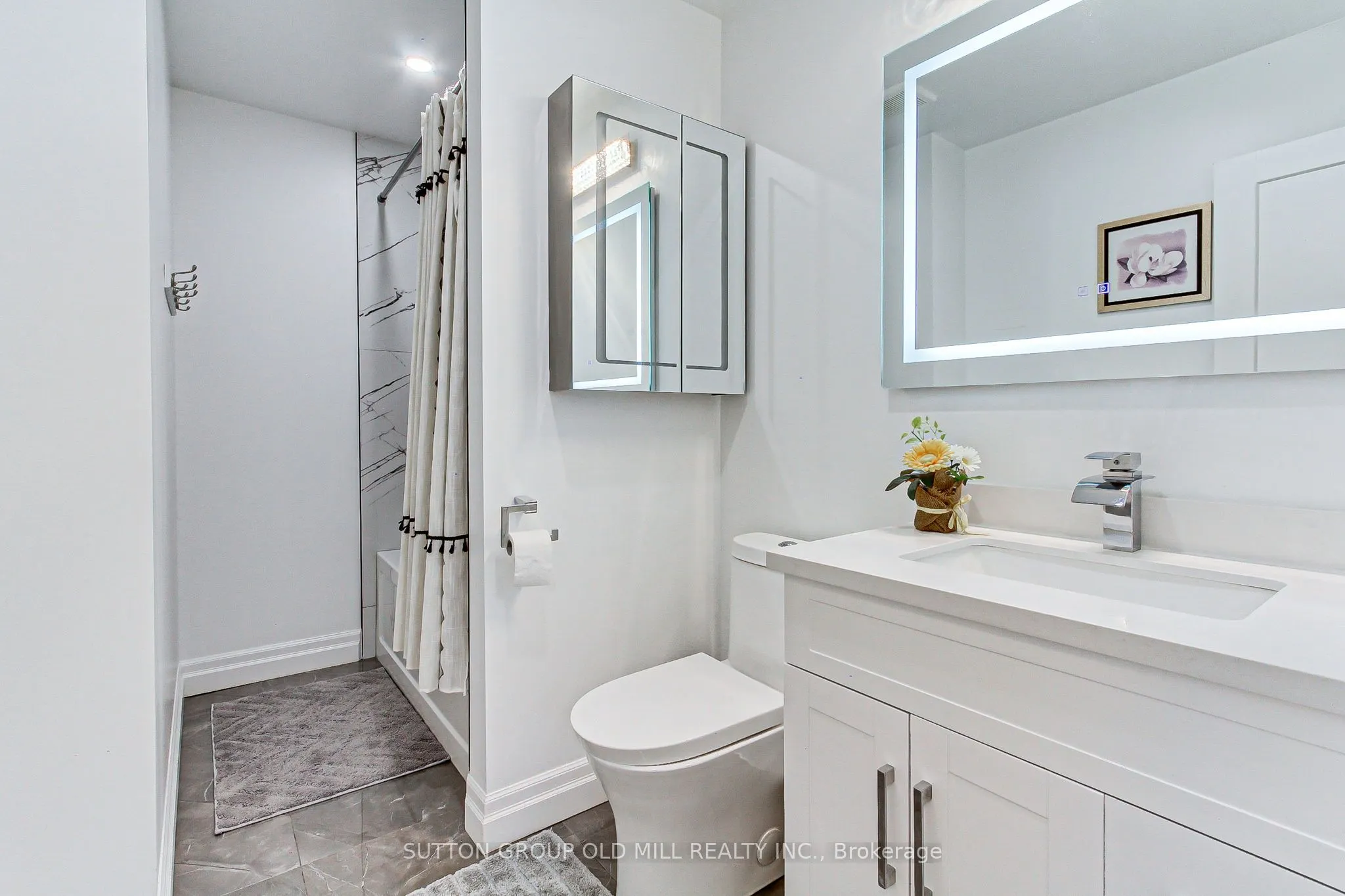 1261 Consort Crescent