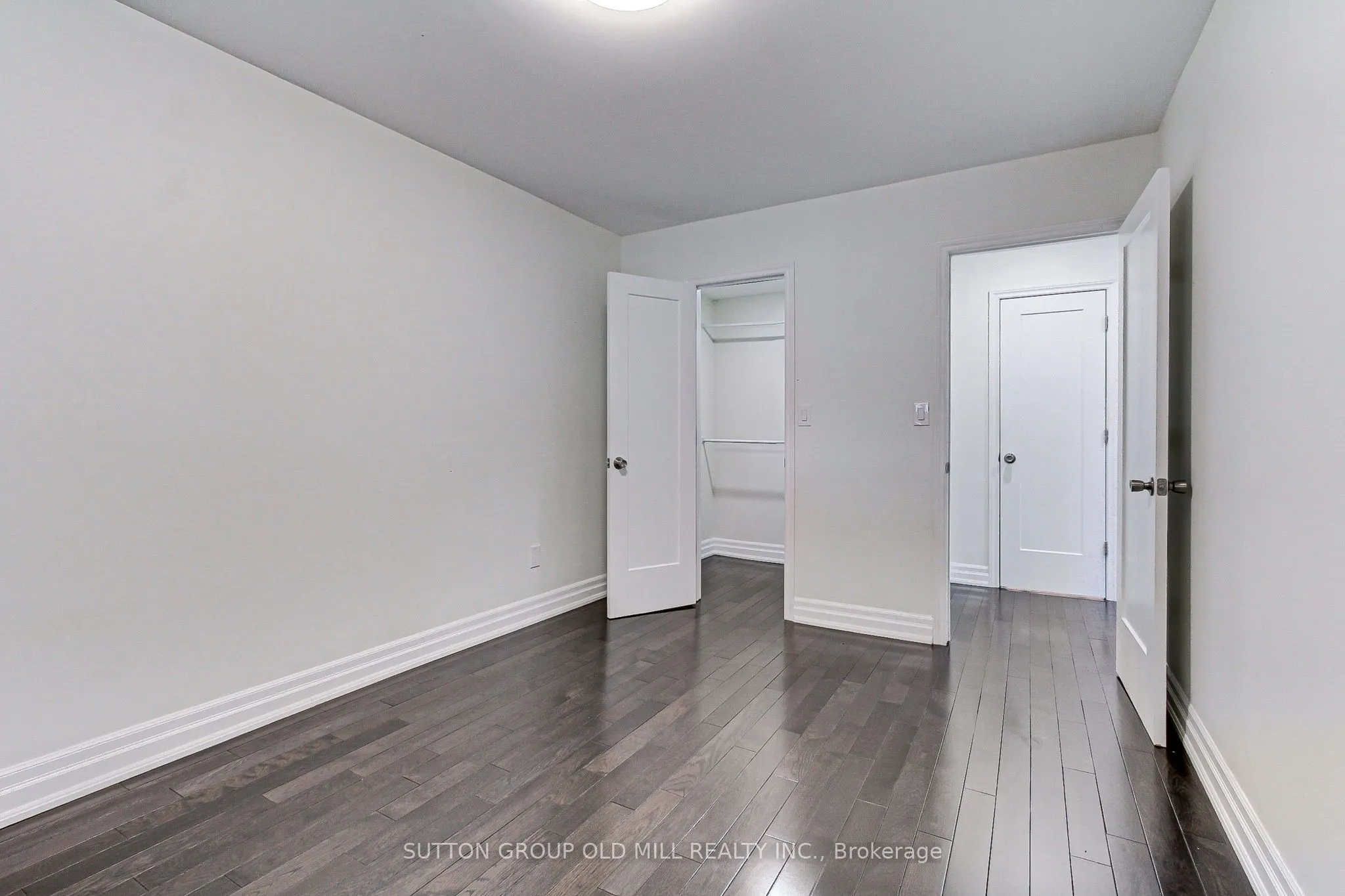 1261 Consort Crescent