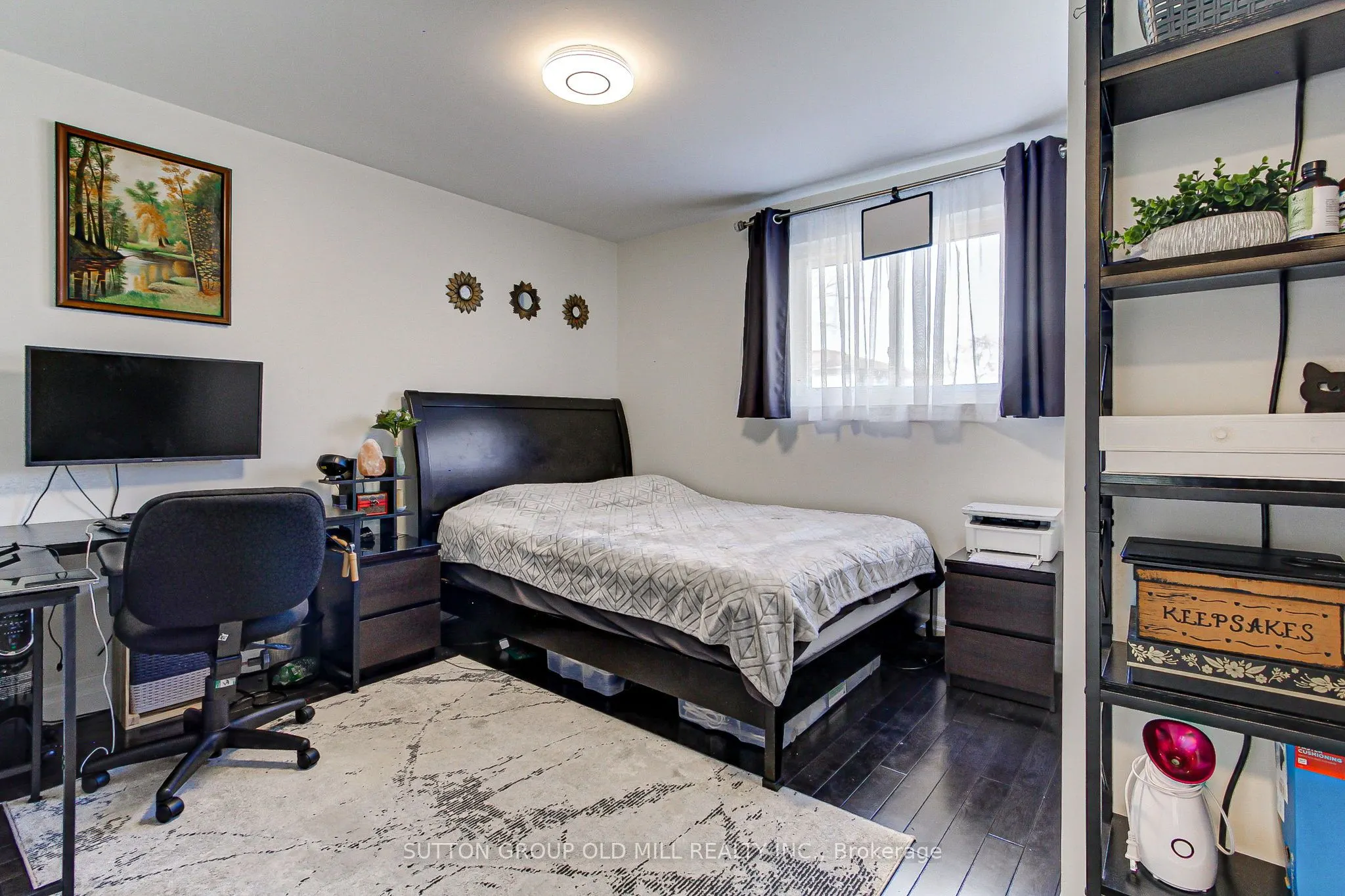 1261 Consort Crescent