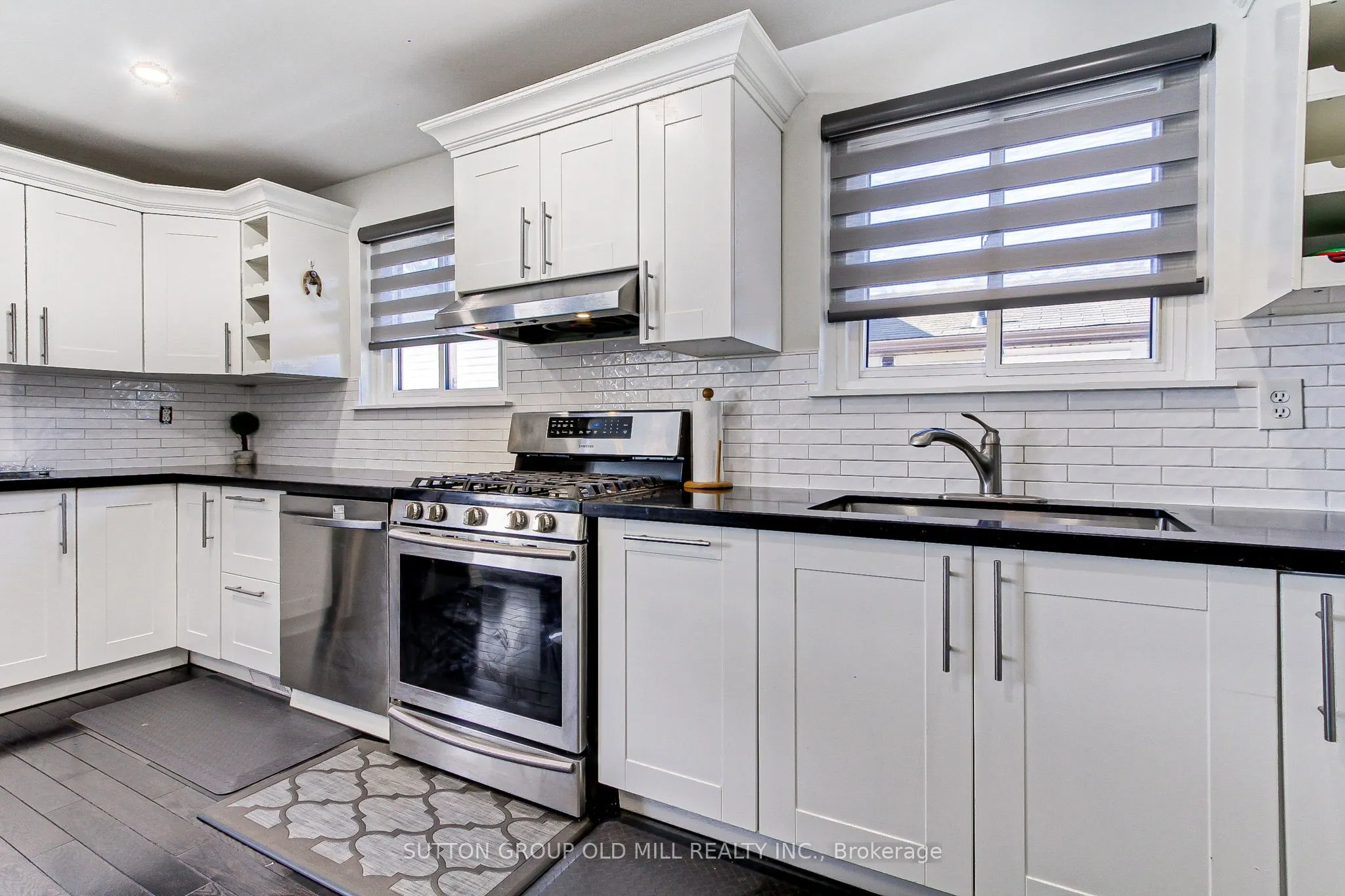 1261 Consort Crescent