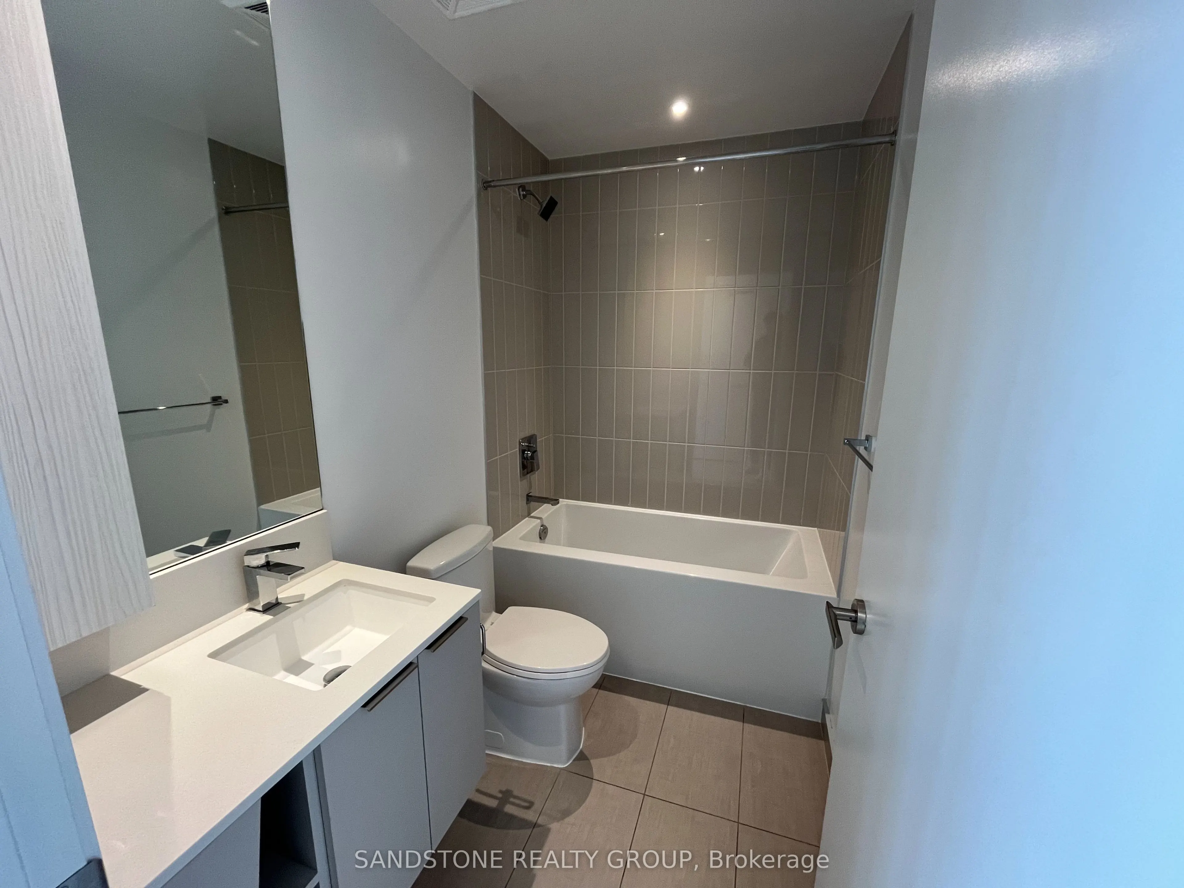 3900 Confederation Parkway, #3403