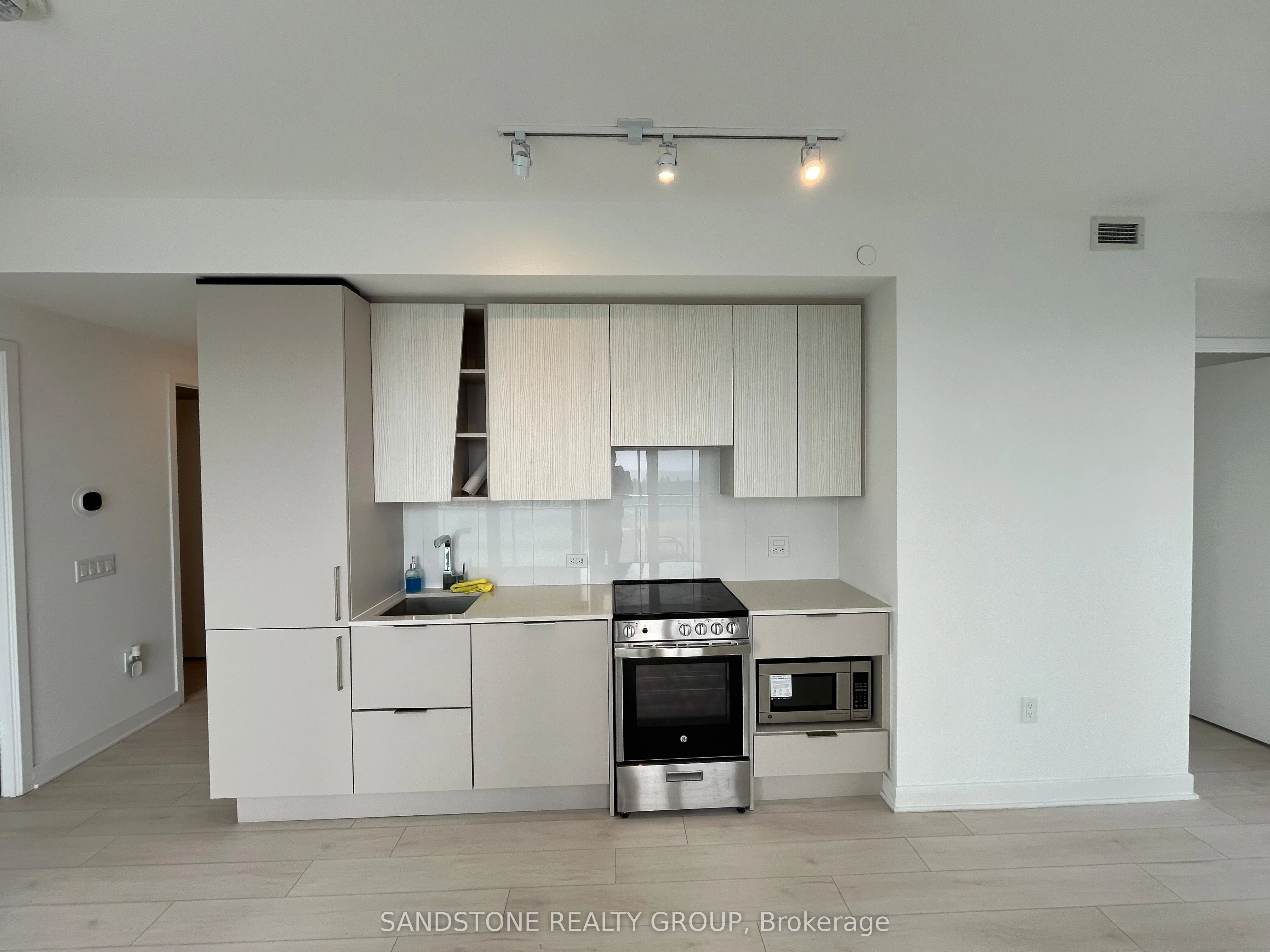 3900 Confederation Parkway, #3403