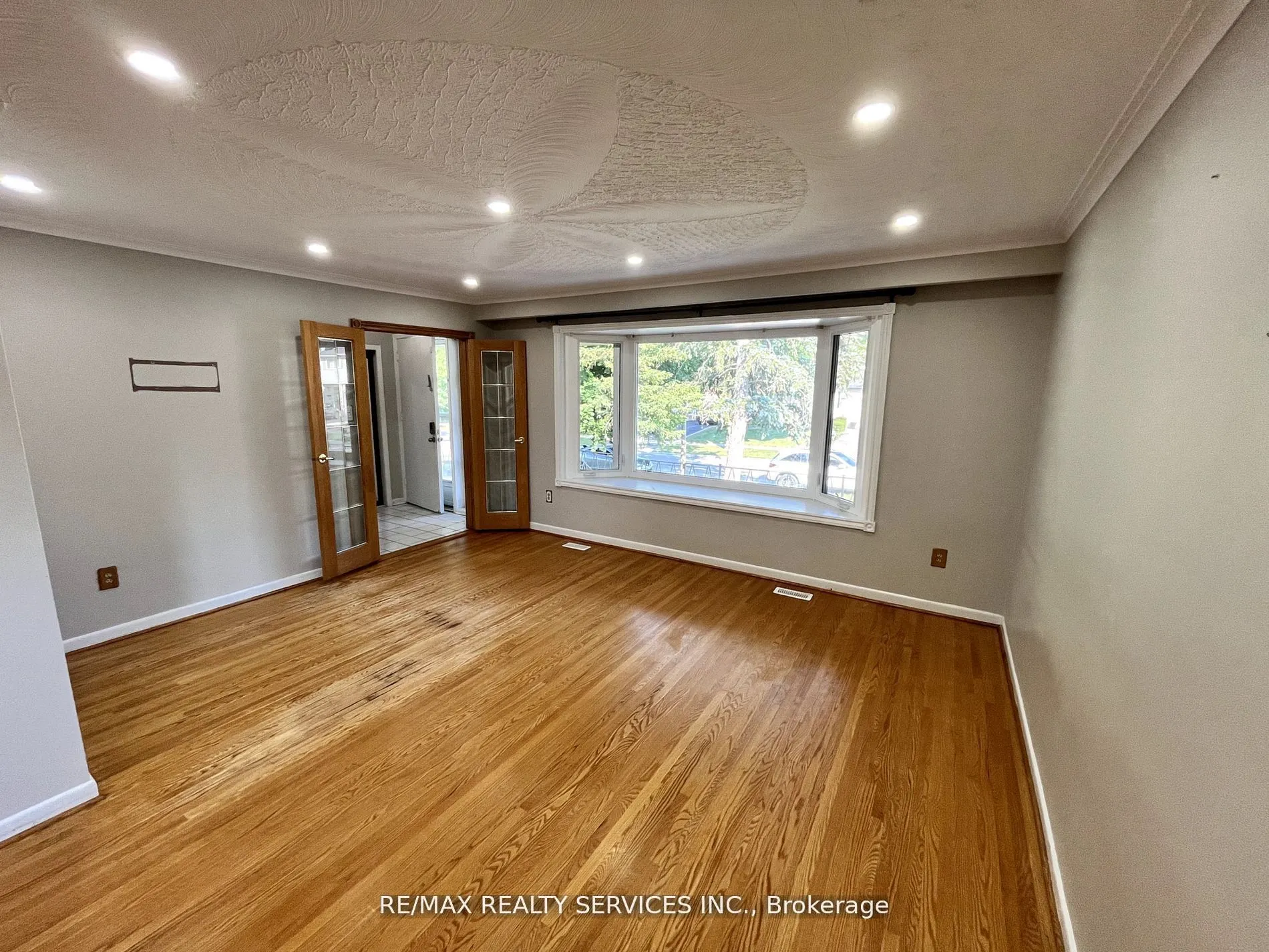 91 Ambleside Drive