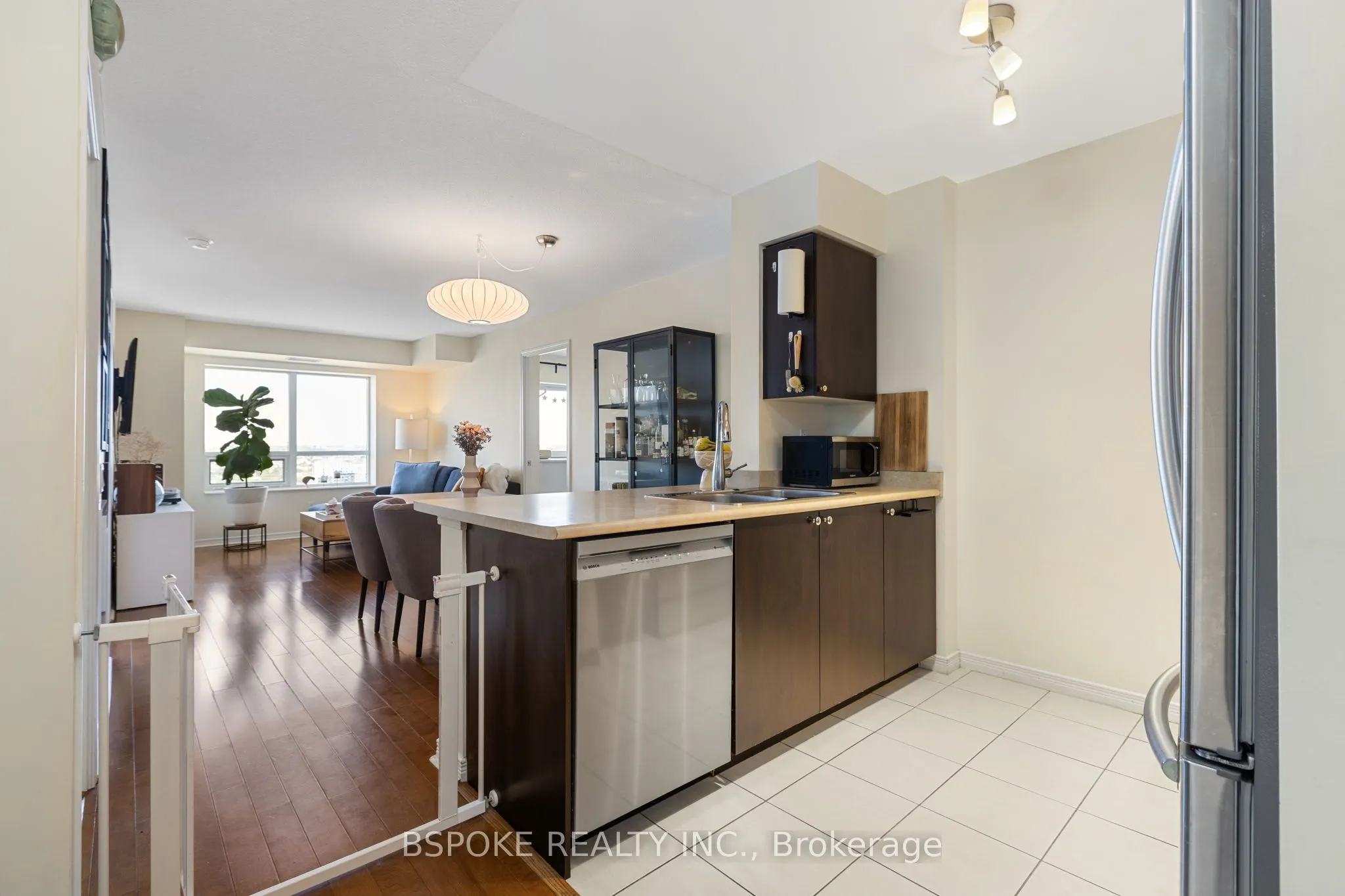 60 Heintzman Street, #2303