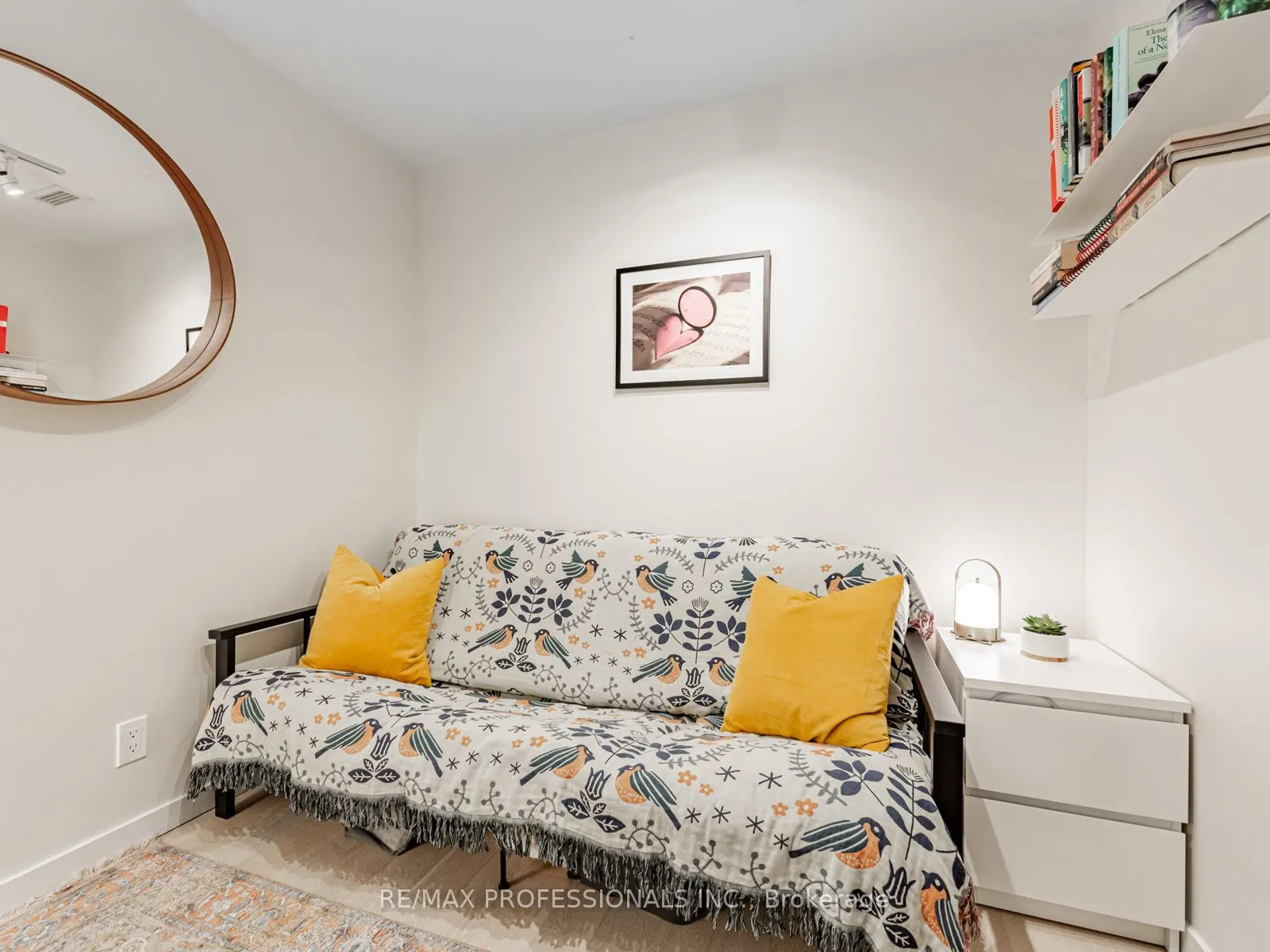 383 Sorauren Avenue, #401