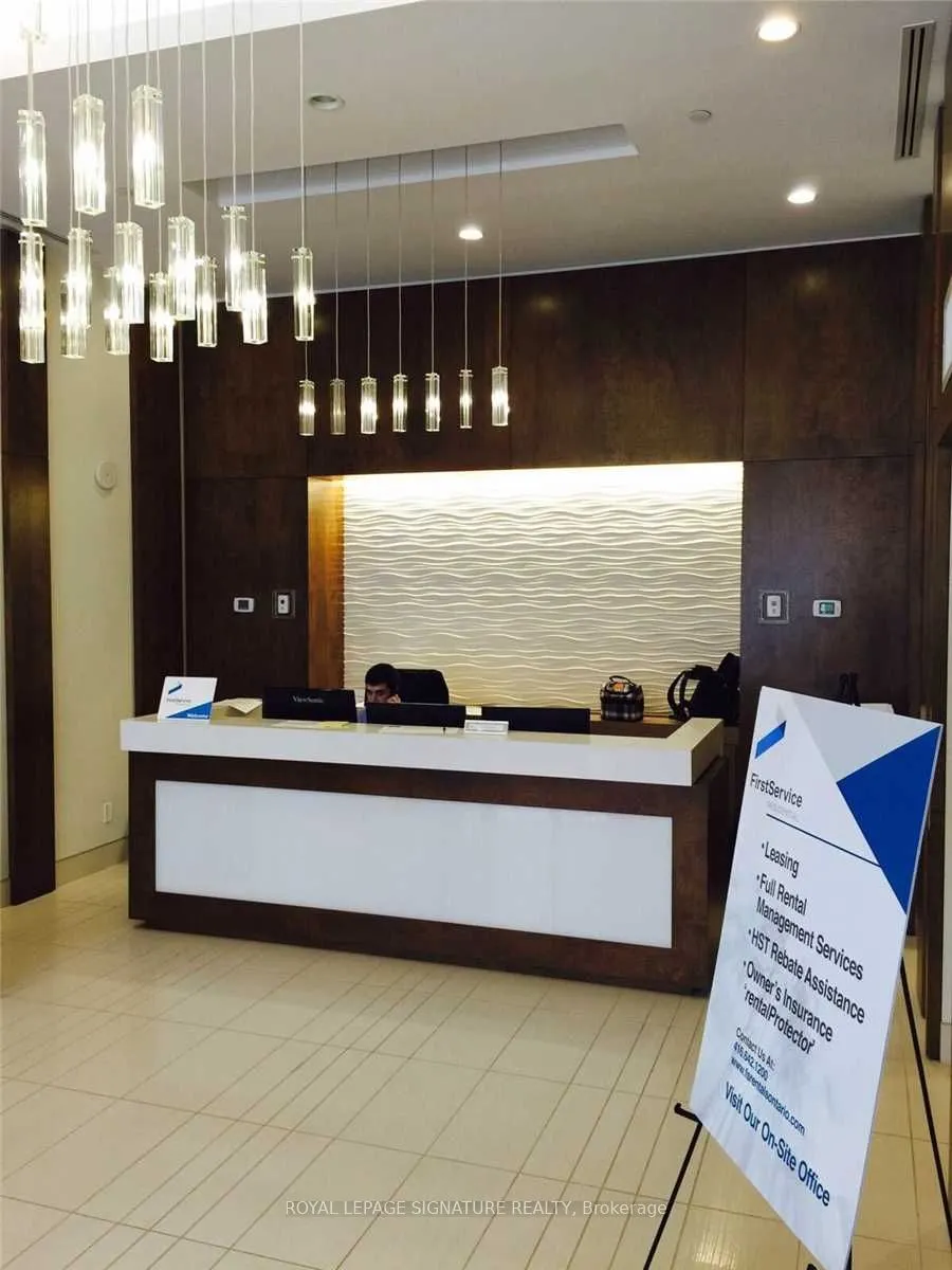 2212 Lakeshore Boulevard W, #2709
