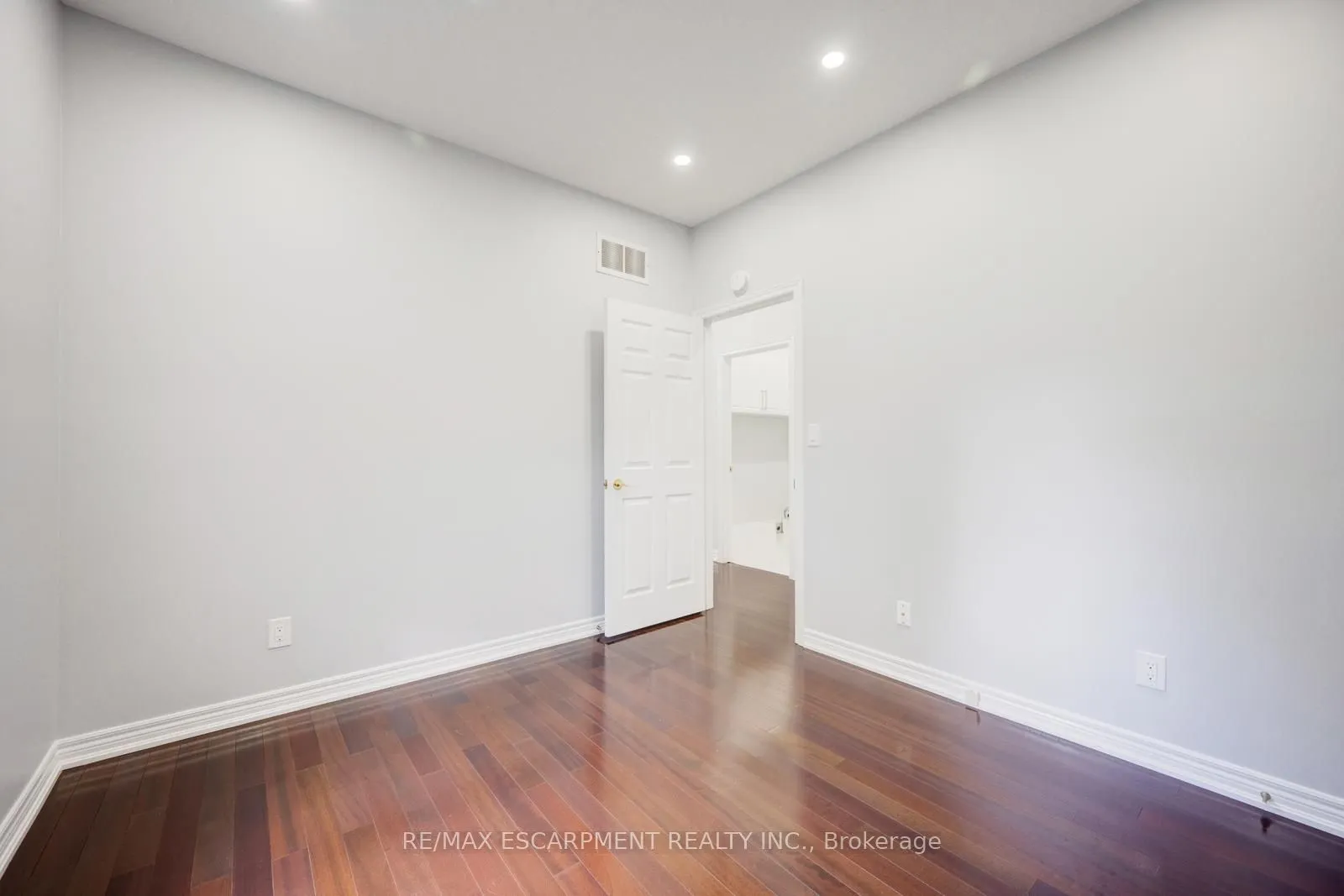 12 Larkdale Terrace, #7