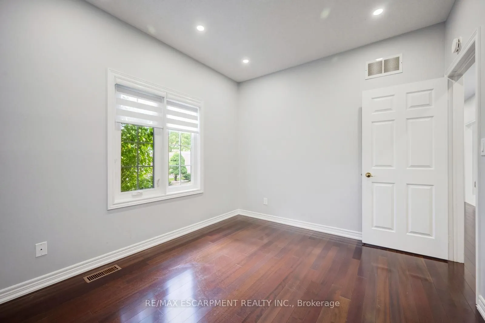 12 Larkdale Terrace, #7
