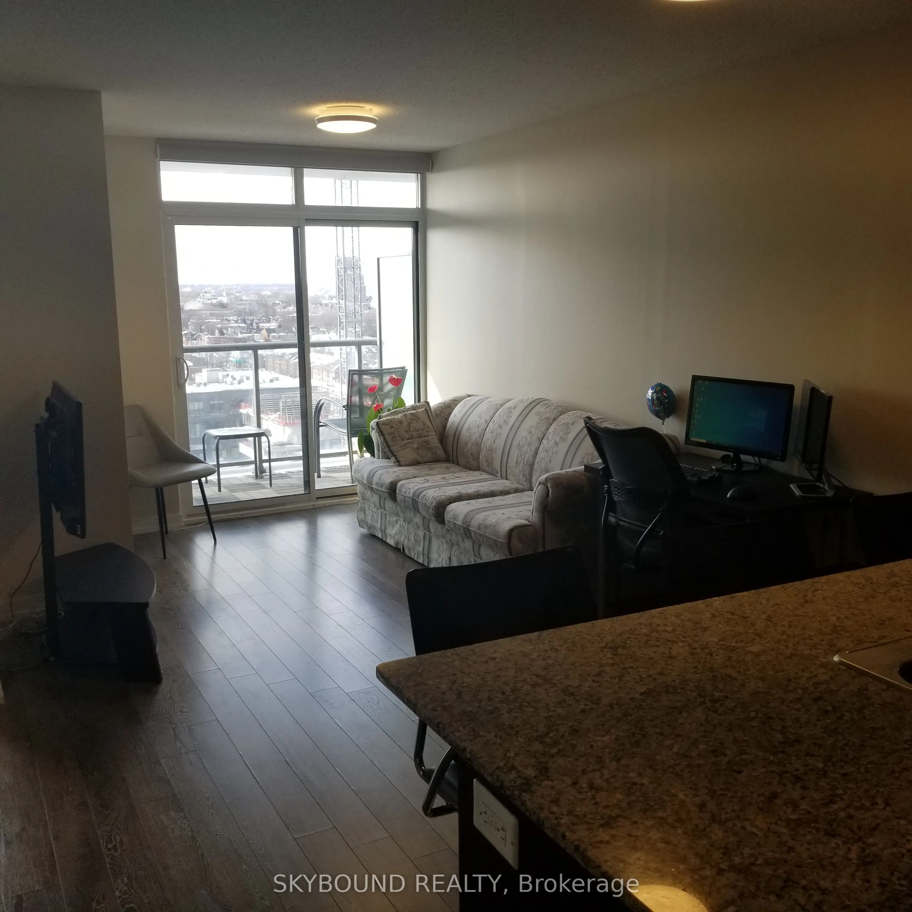 816 Lansdowne Avenue, #1108