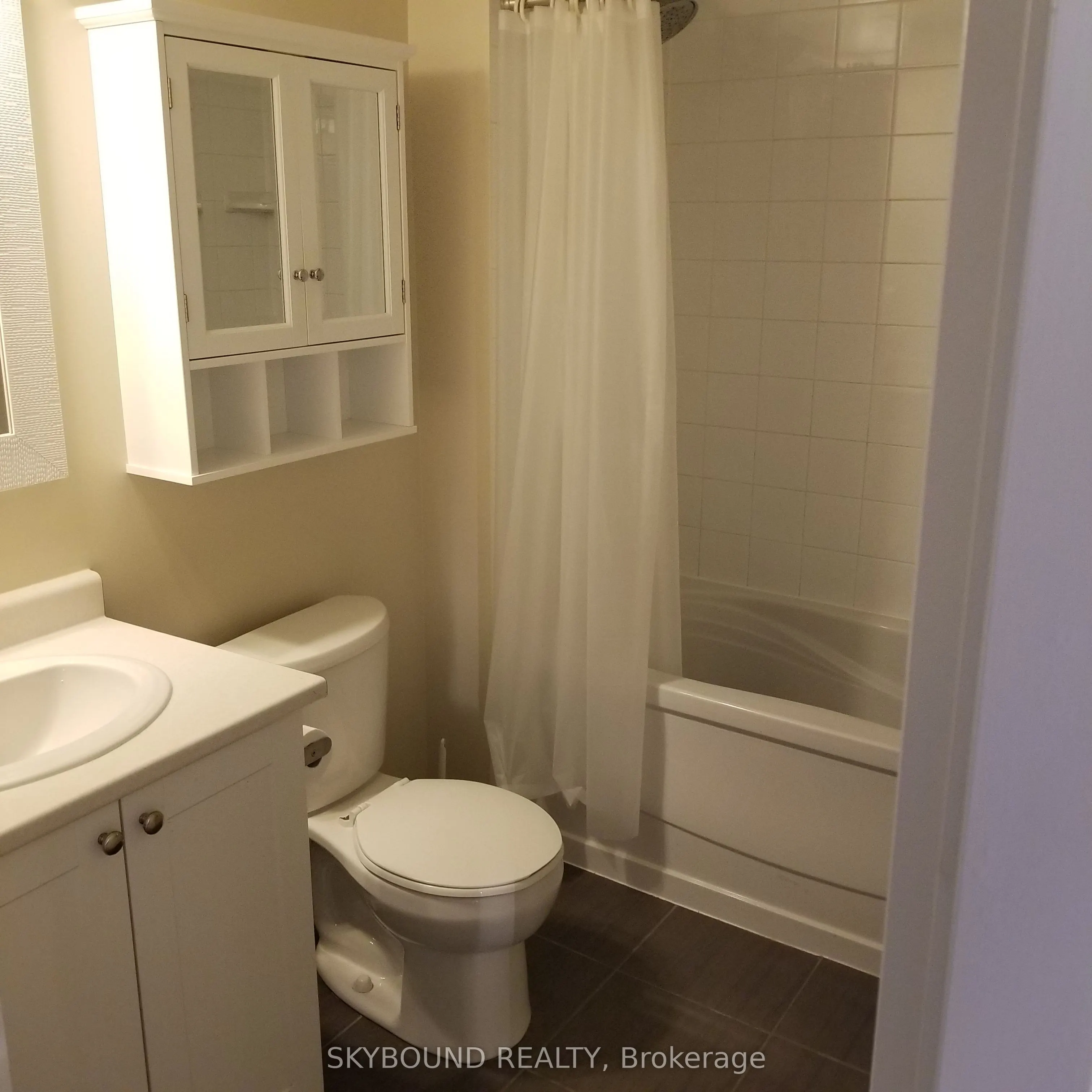 816 Lansdowne Avenue, #1108