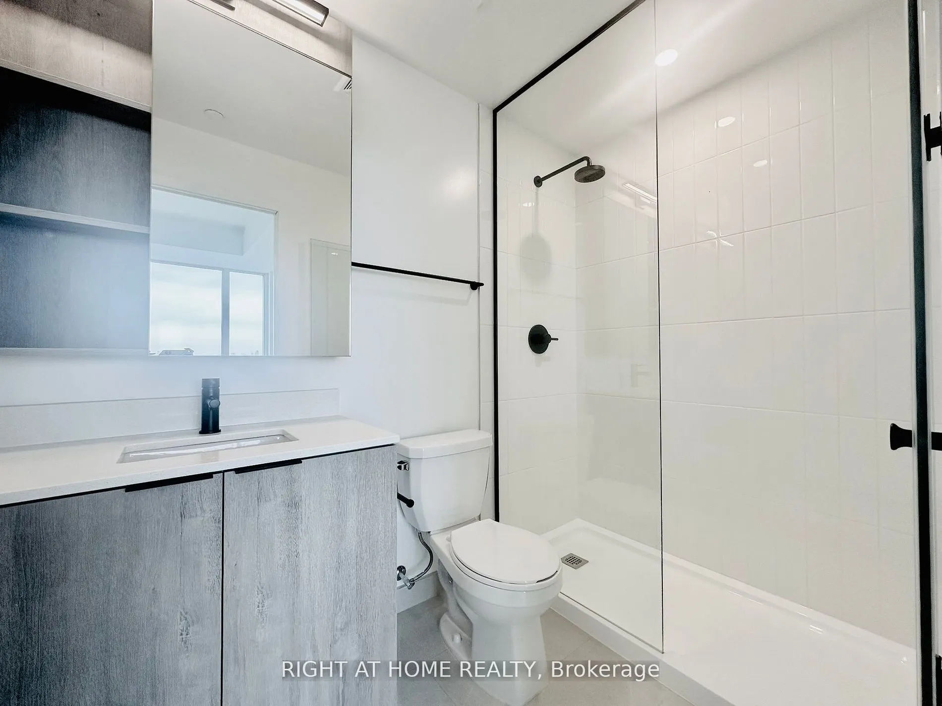 2495 Eglinton Avenue W, #09