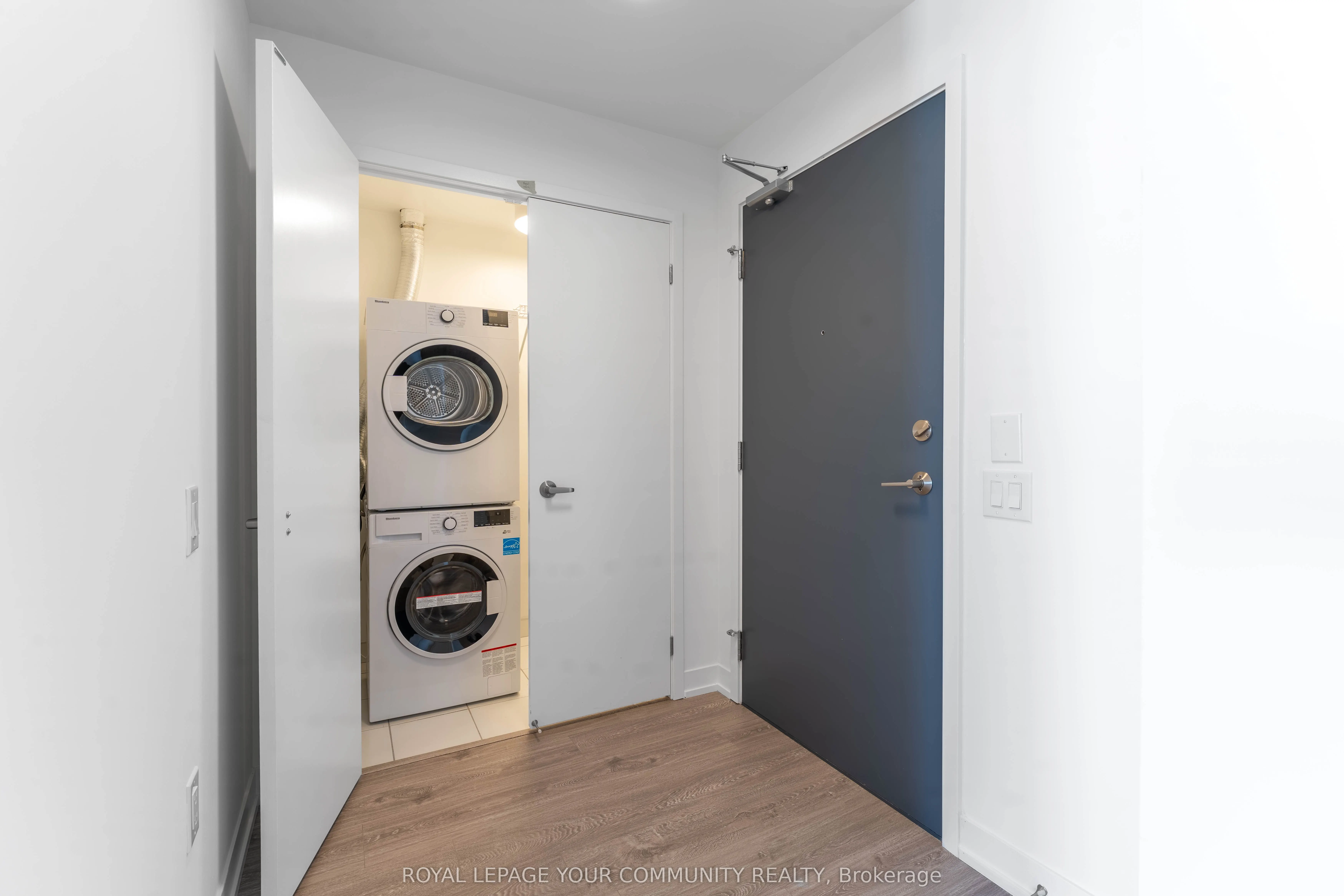 2485 Eglinton Avenue, #1412