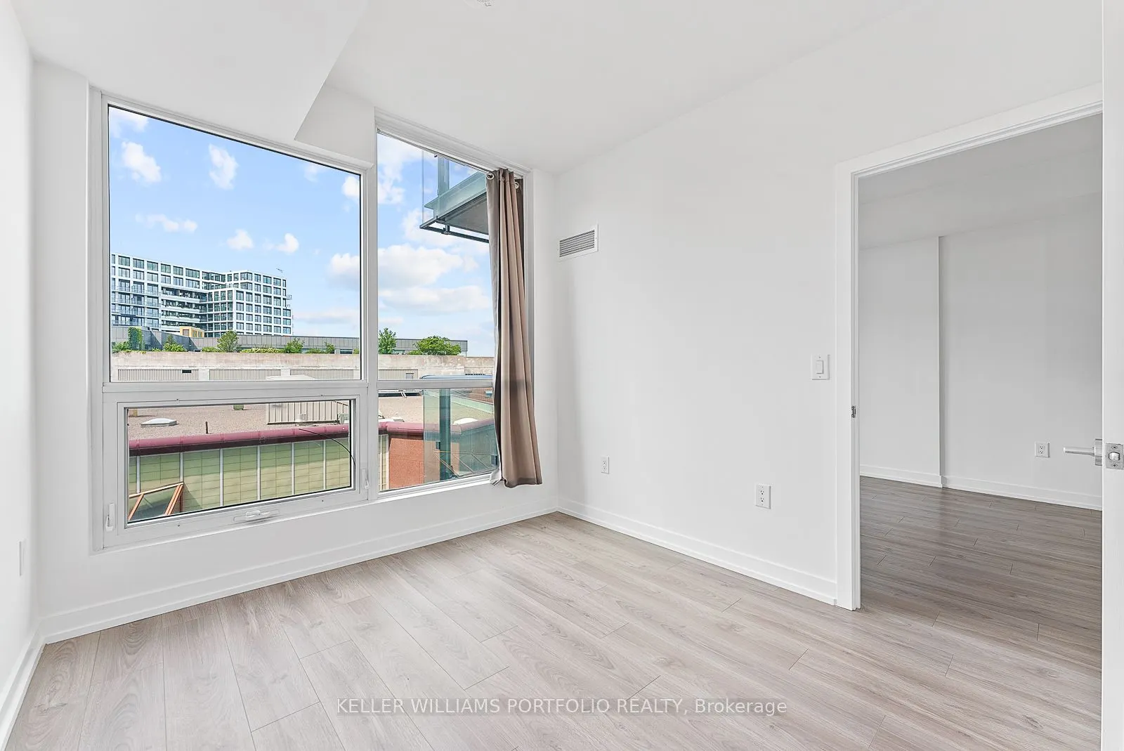 10 De Boers Drive, #602