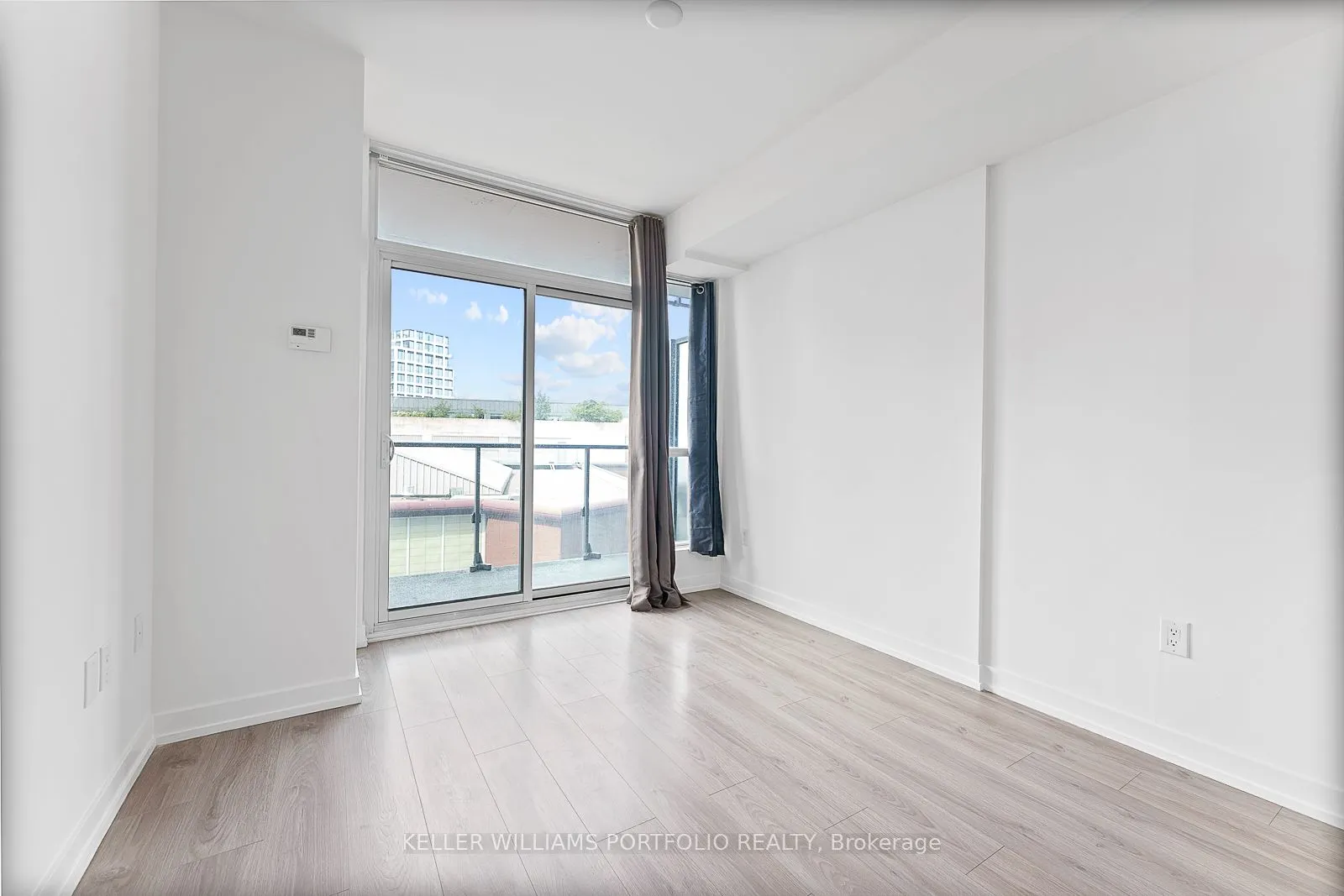 10 De Boers Drive, #602