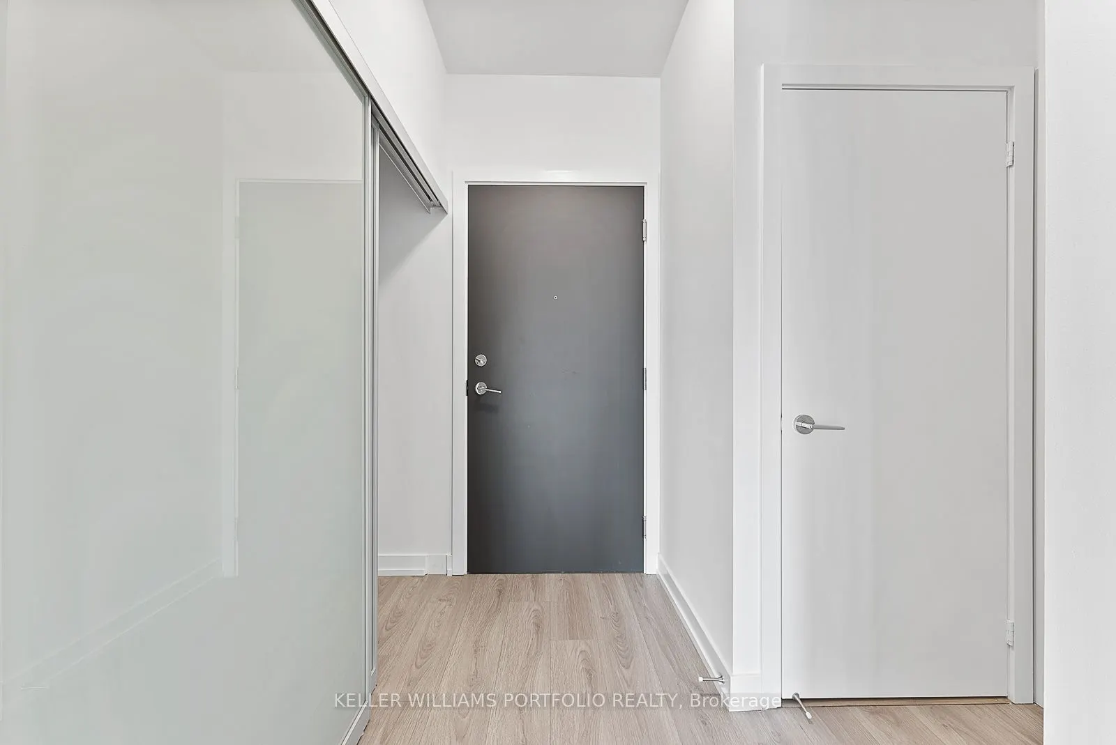 10 De Boers Drive, #602
