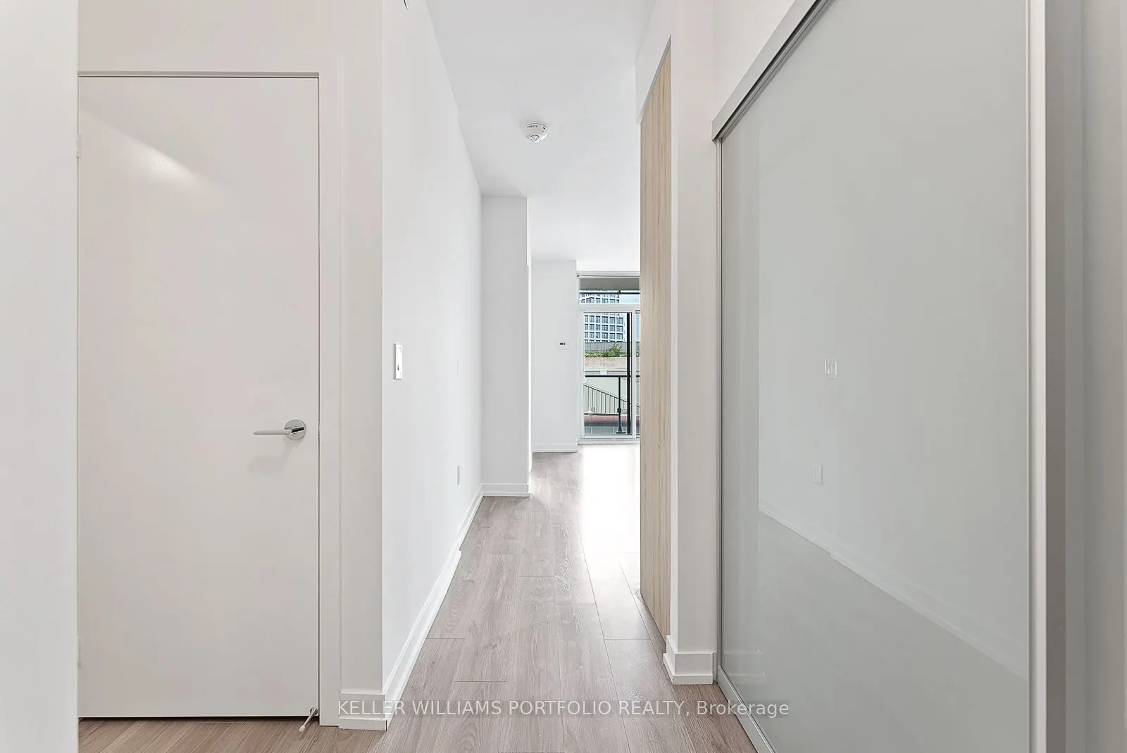 10 De Boers Drive, #602