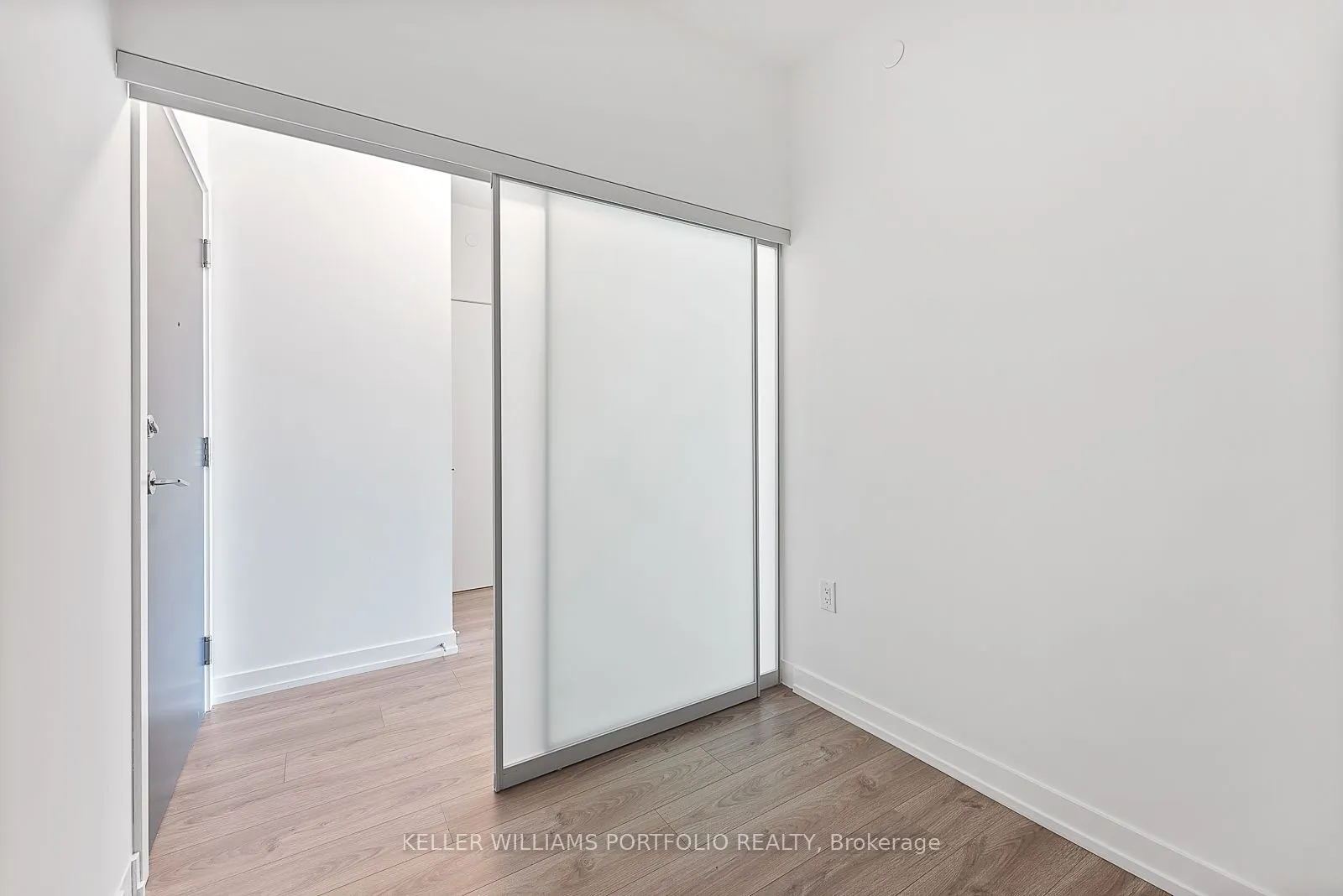 10 De Boers Drive, #602