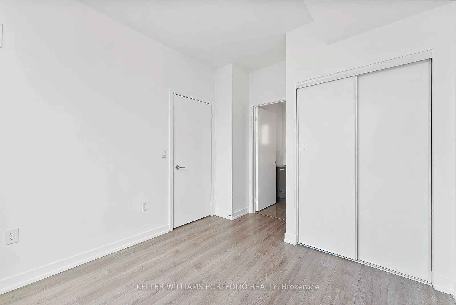10 De Boers Drive, #602