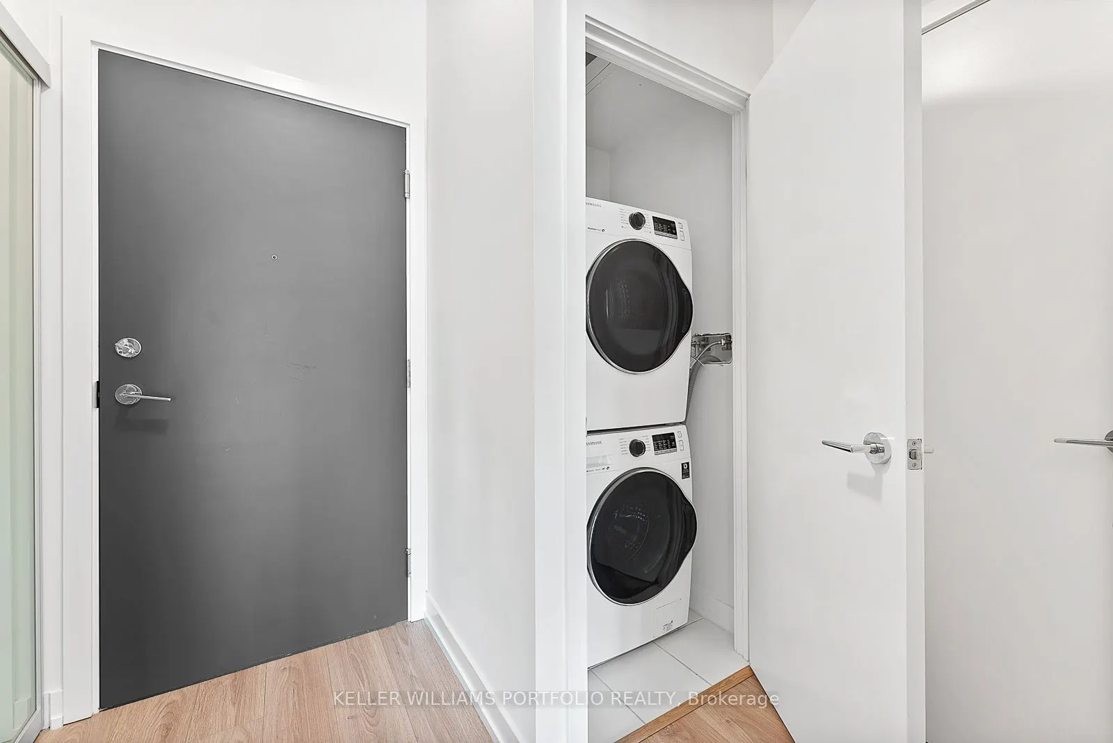 10 De Boers Drive, #602