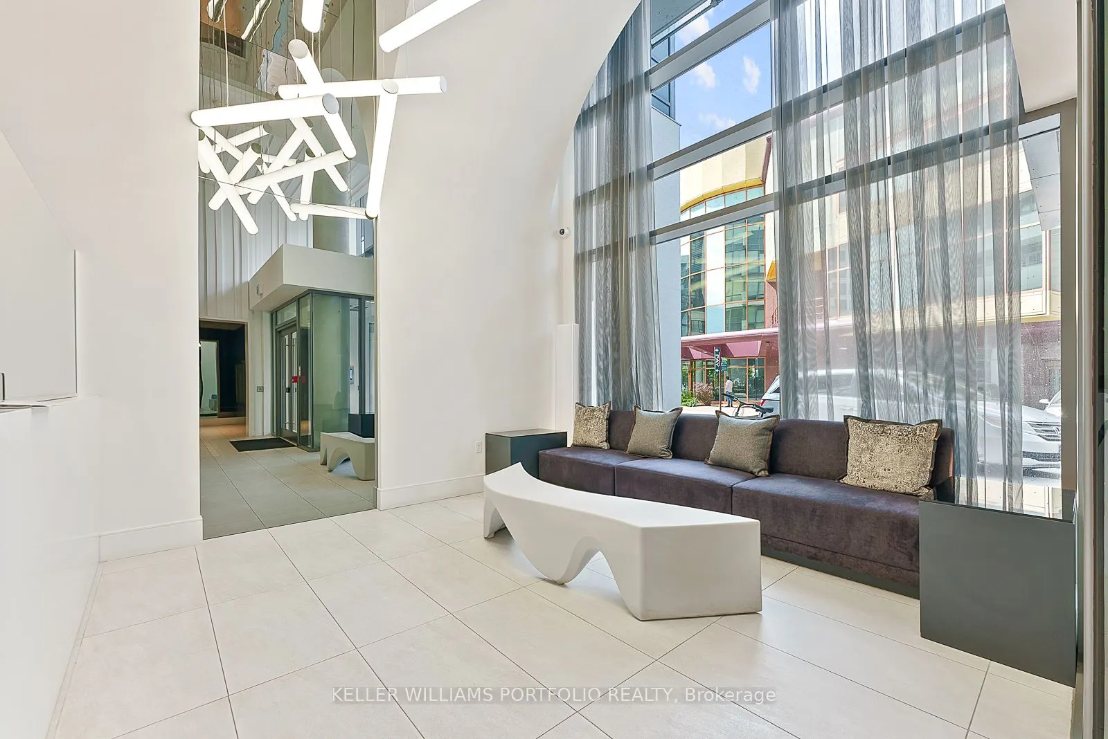 10 De Boers Drive, #602