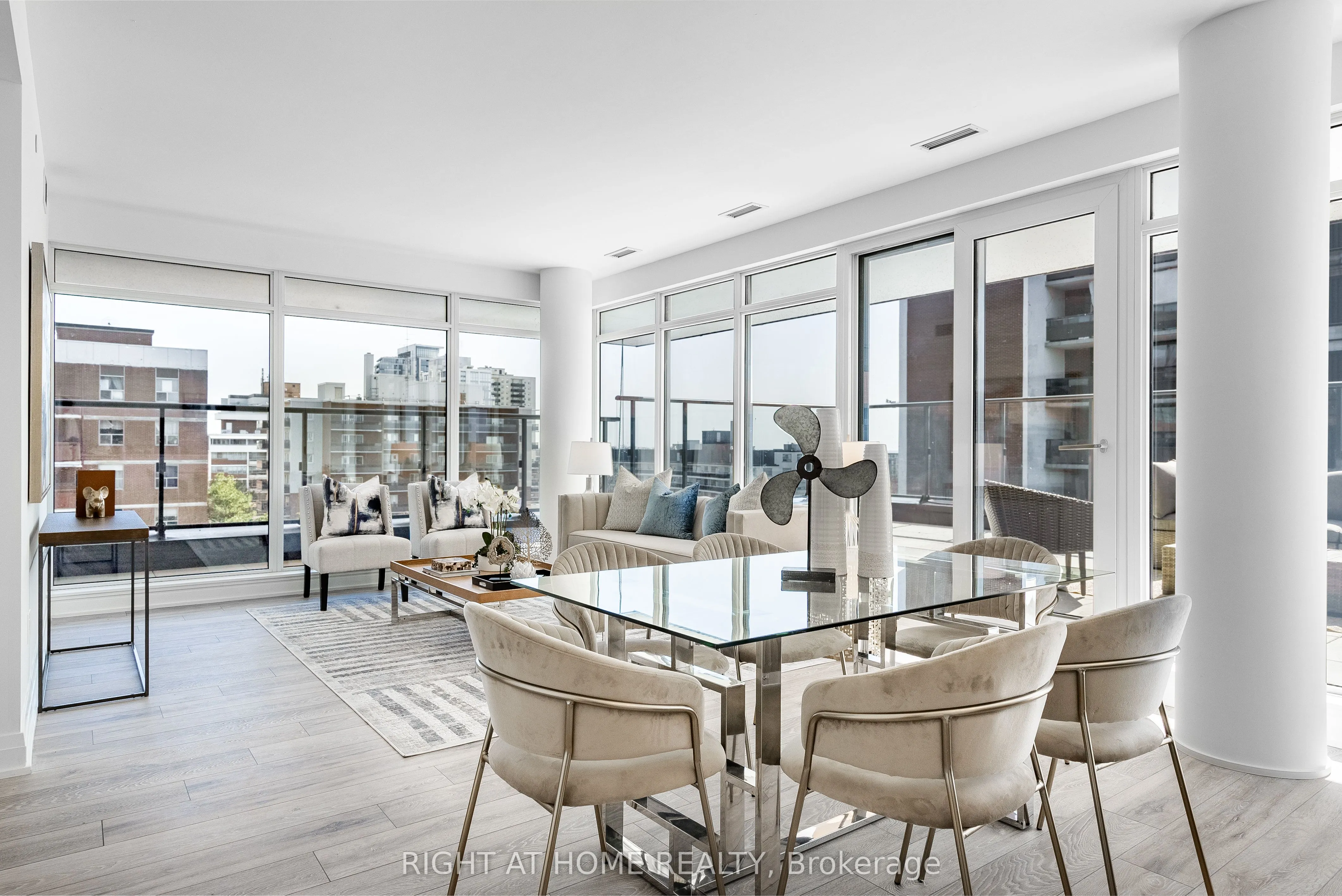 21 Park Street E, #802