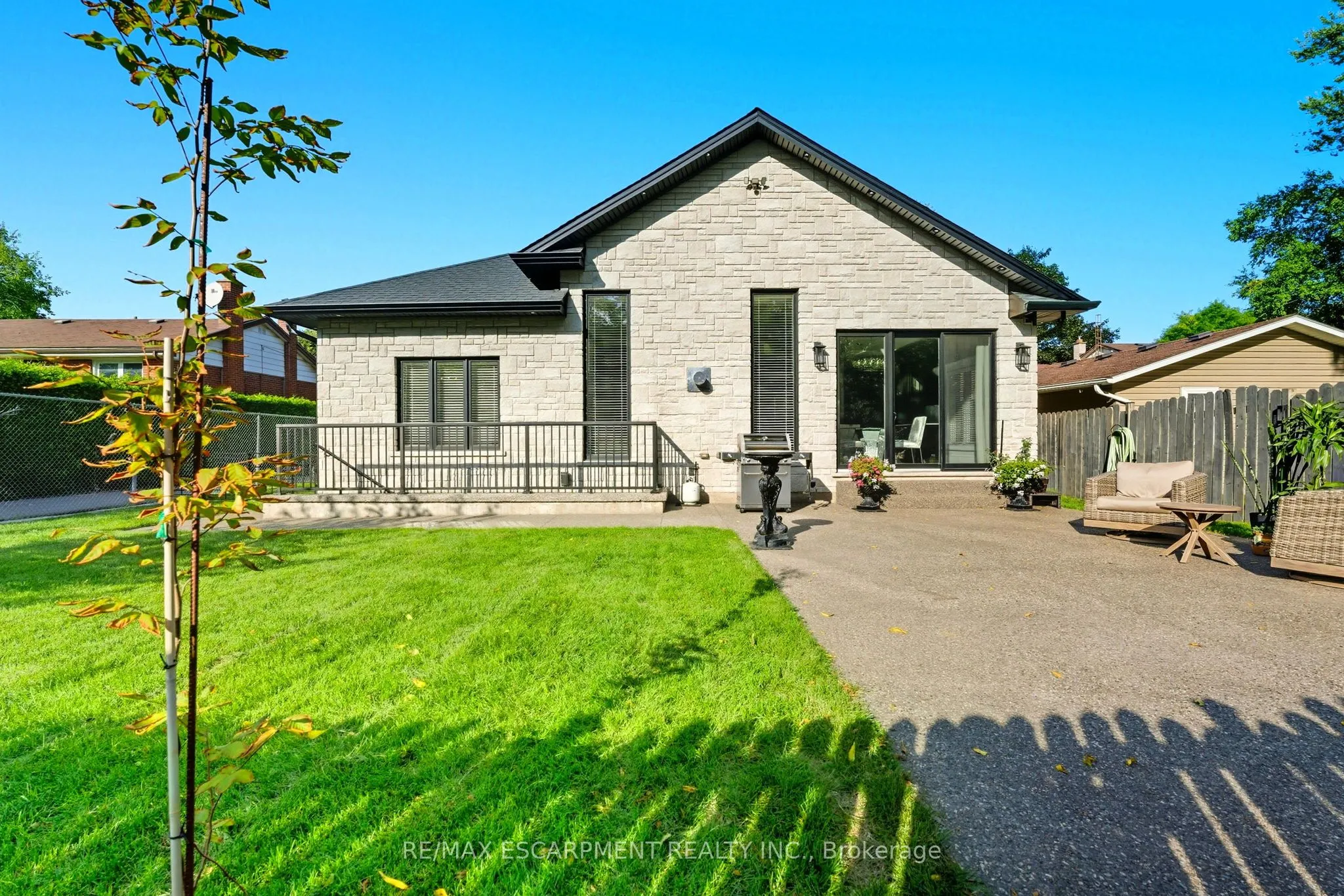 1048 Dovercourt Avenue