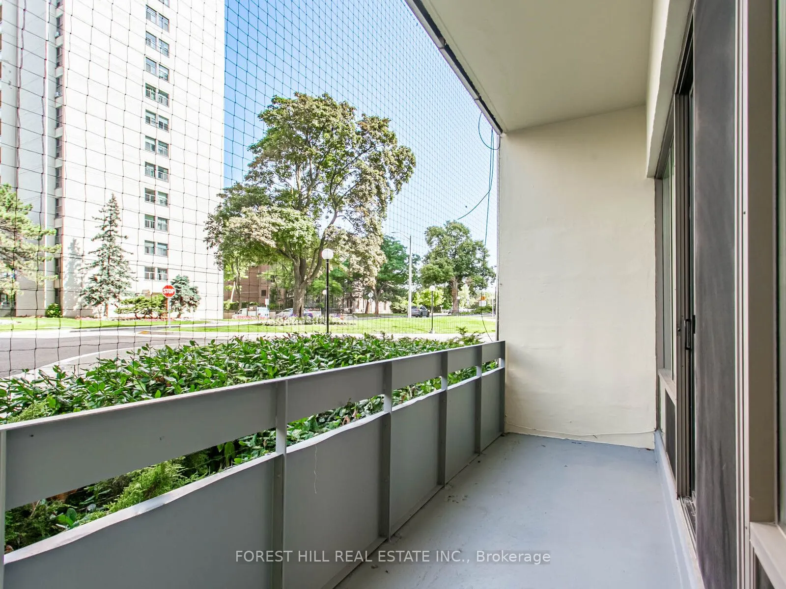 377 Ridelle Avenue, #117