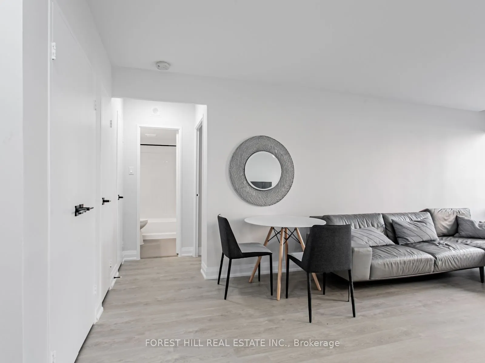377 Ridelle Avenue, #117