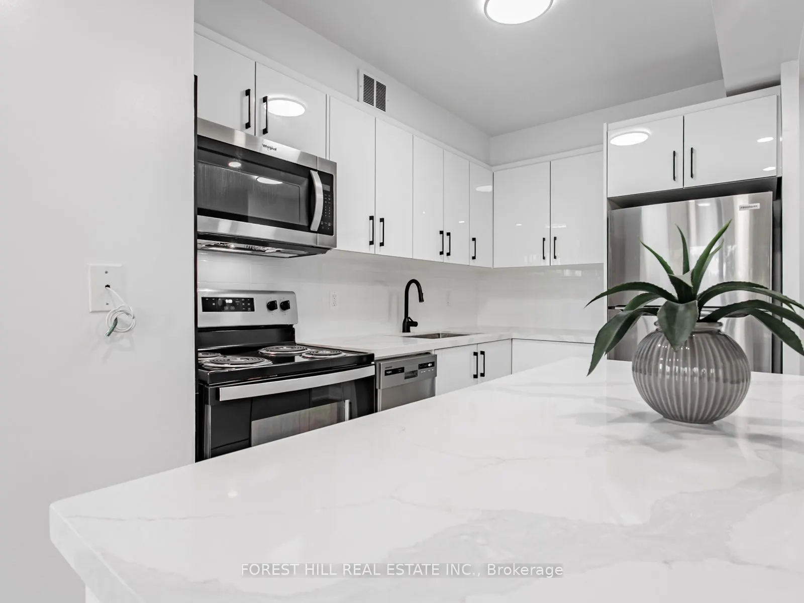 377 Ridelle Avenue, #117