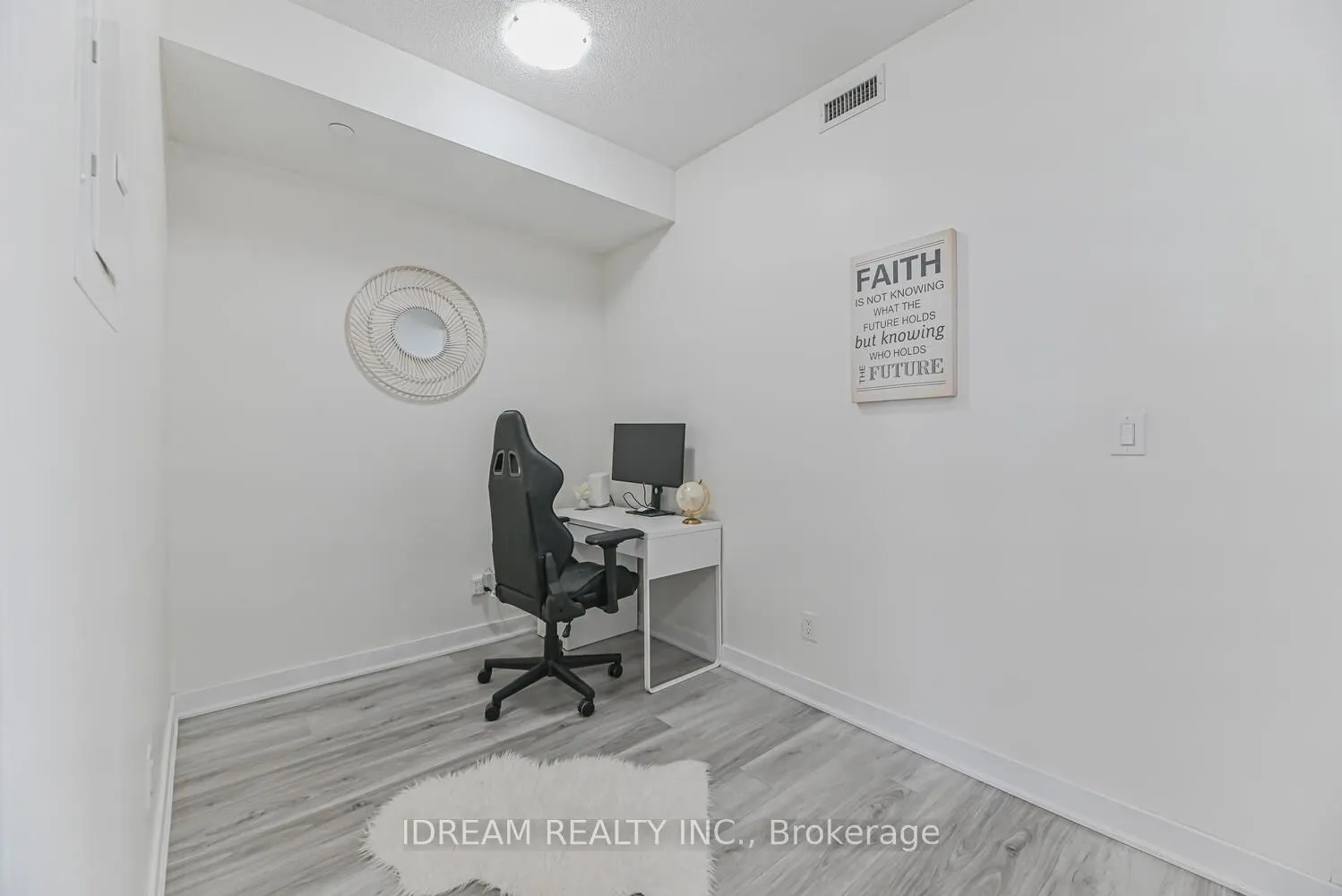 510 Curran Place, #3906