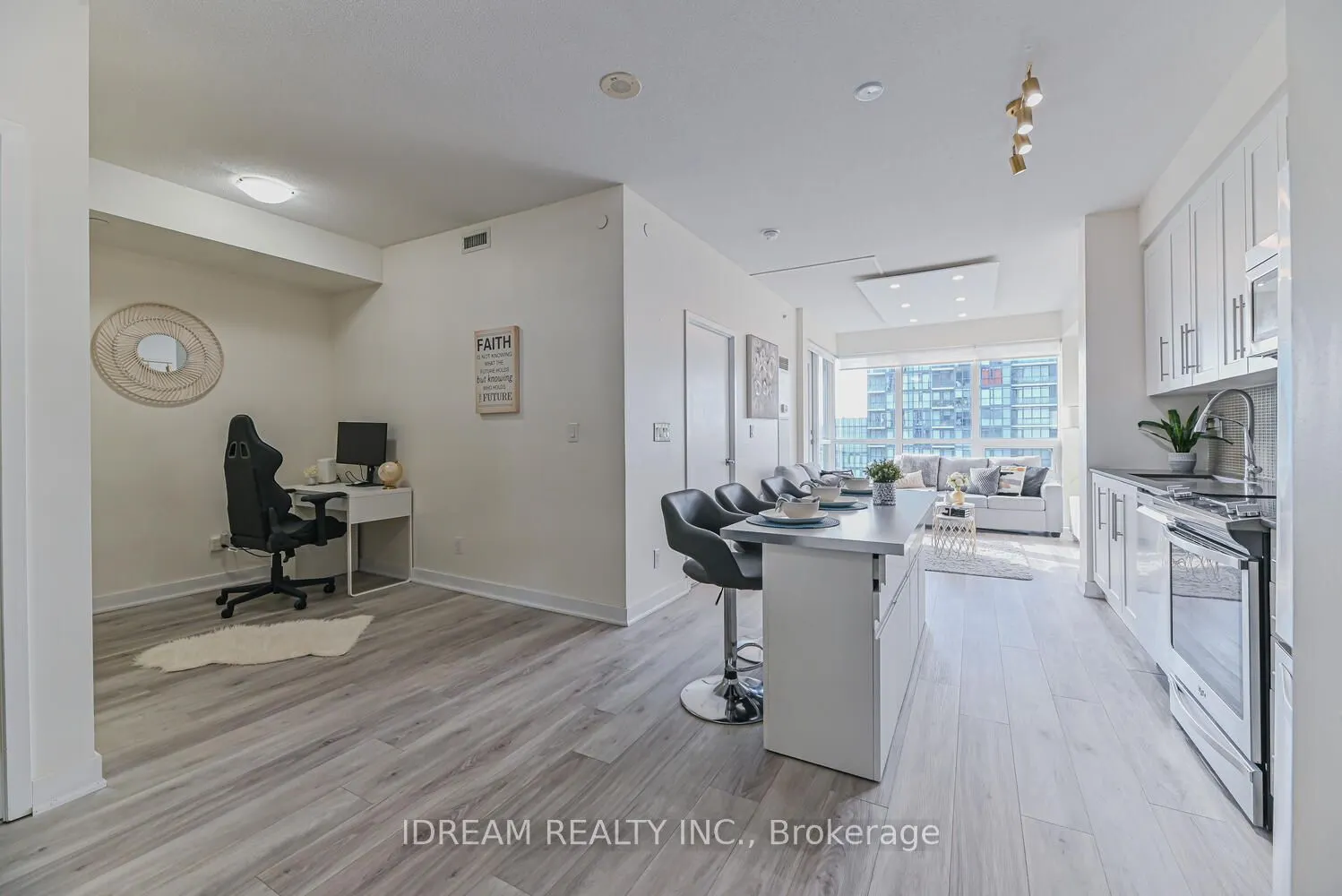 510 Curran Place, #3906
