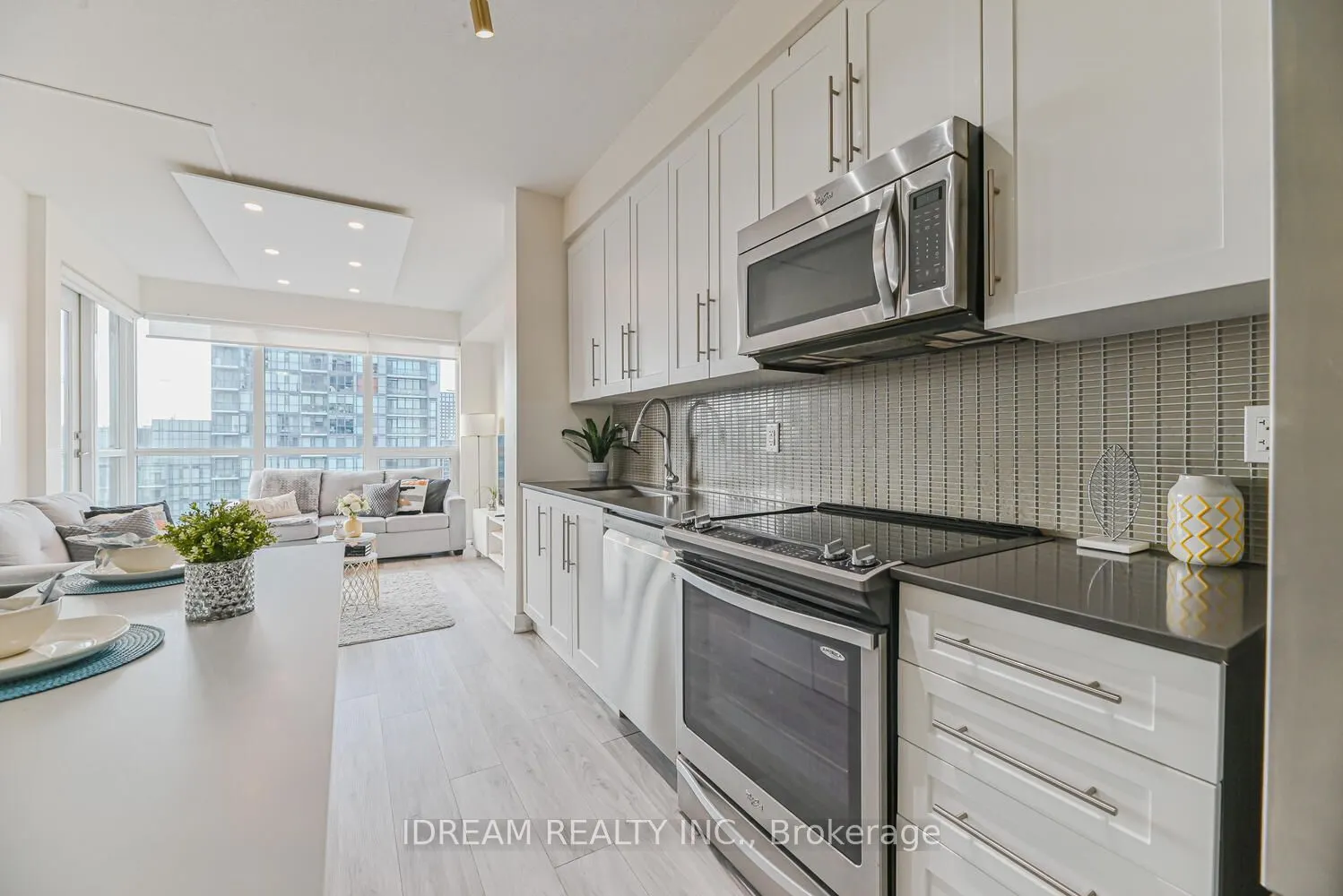 510 Curran Place, #3906