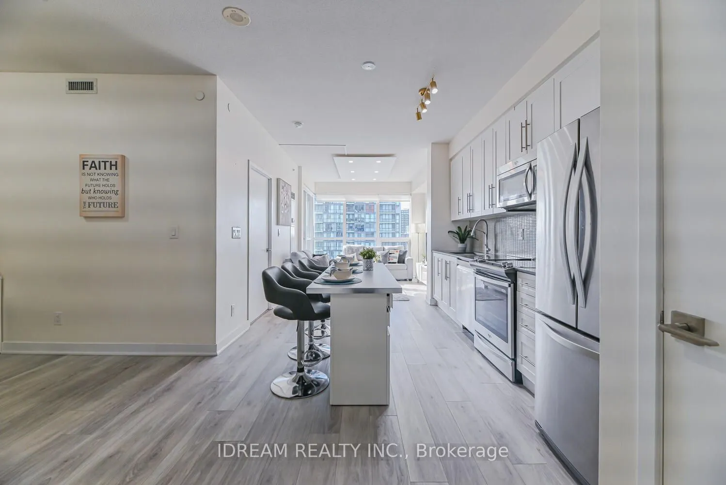 510 Curran Place, #3906