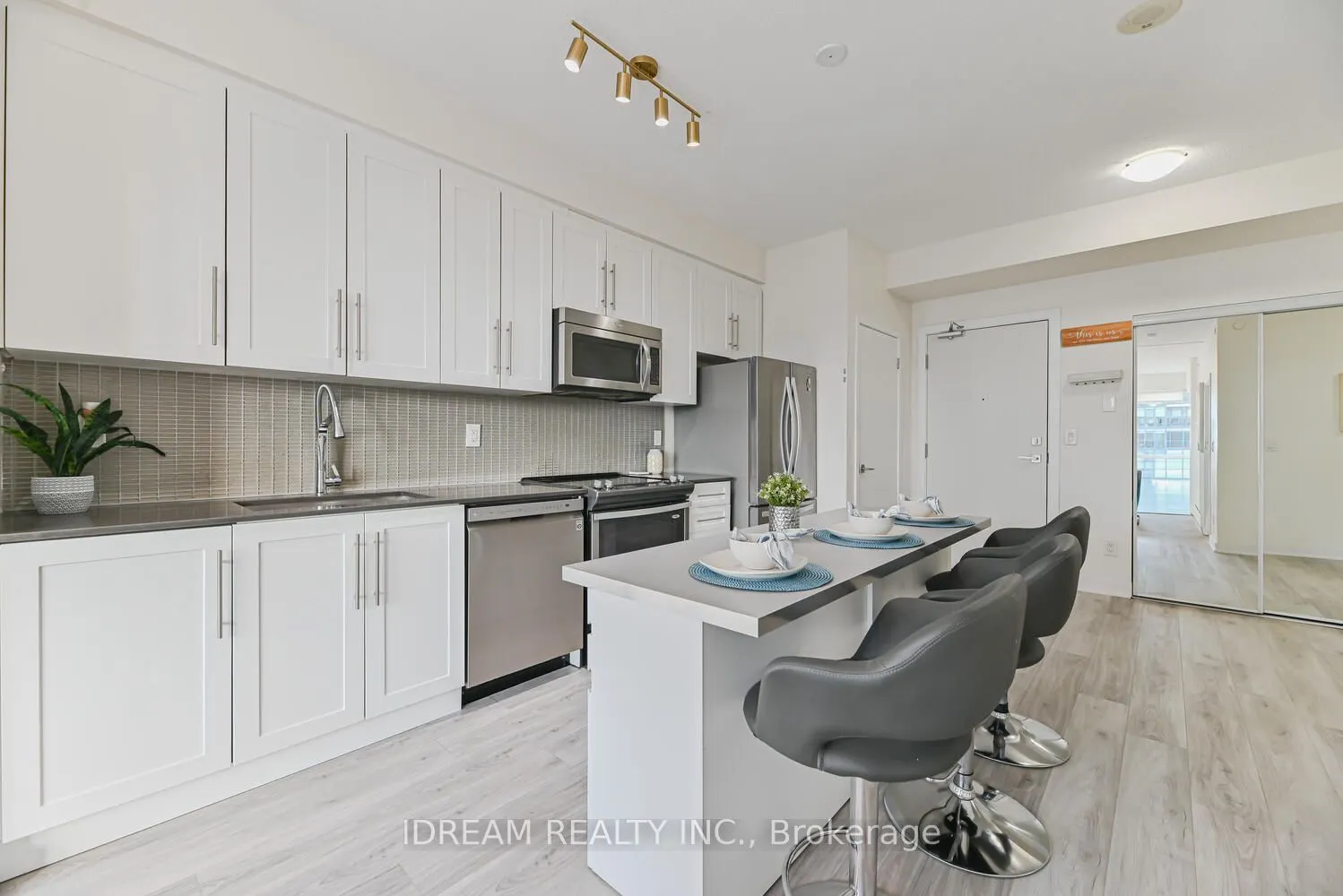 510 Curran Place, #3906