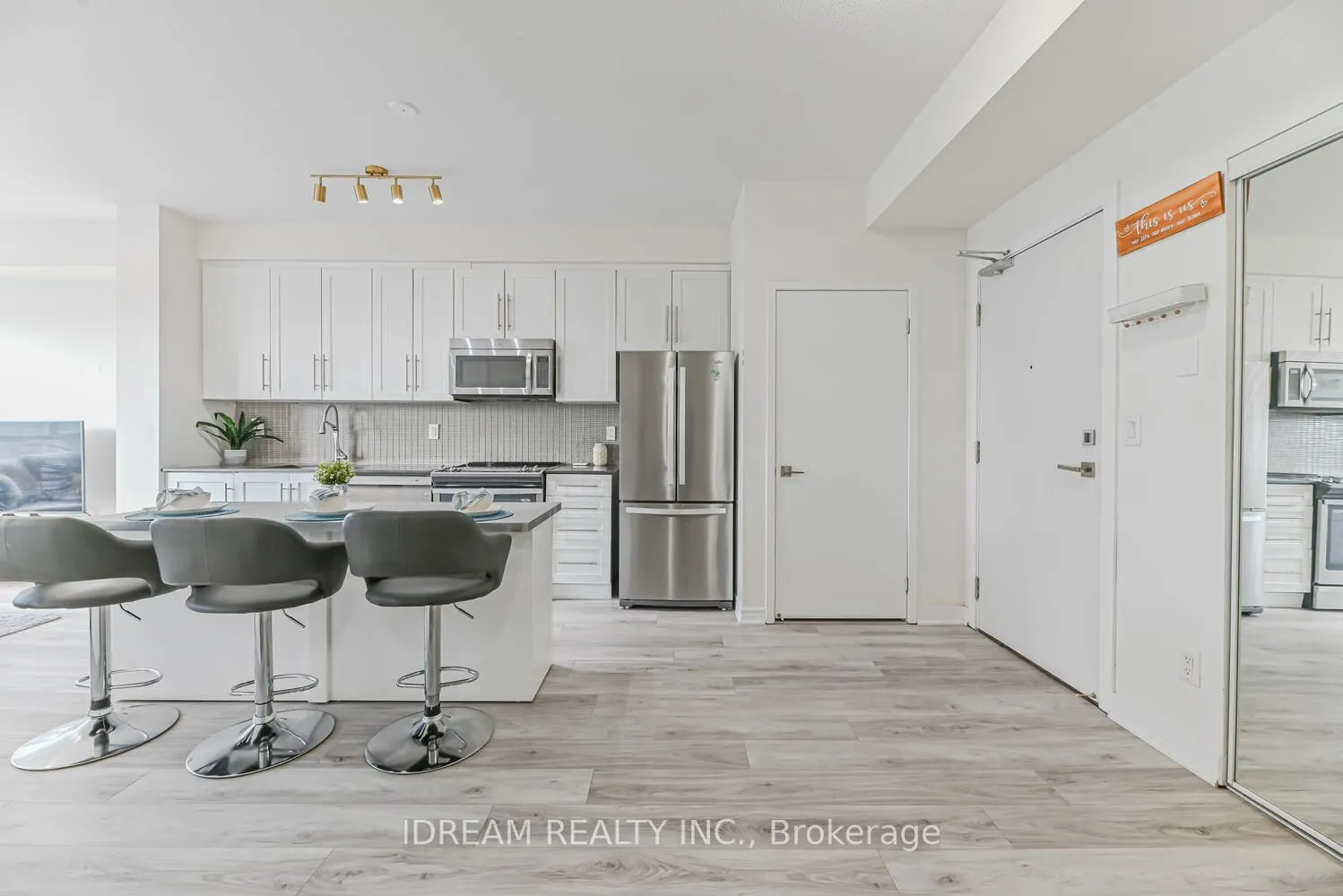 510 Curran Place, #3906