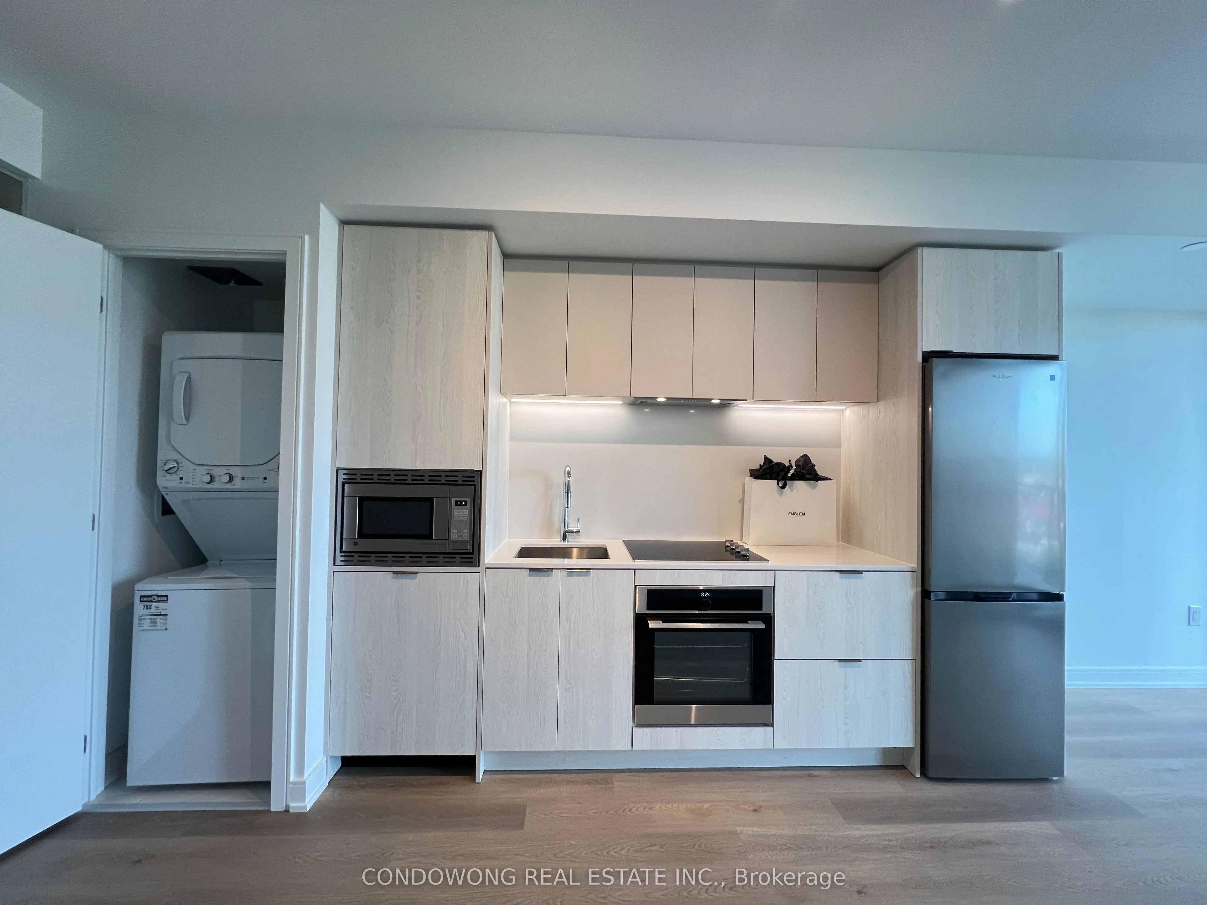 3009 Novar Road, #528