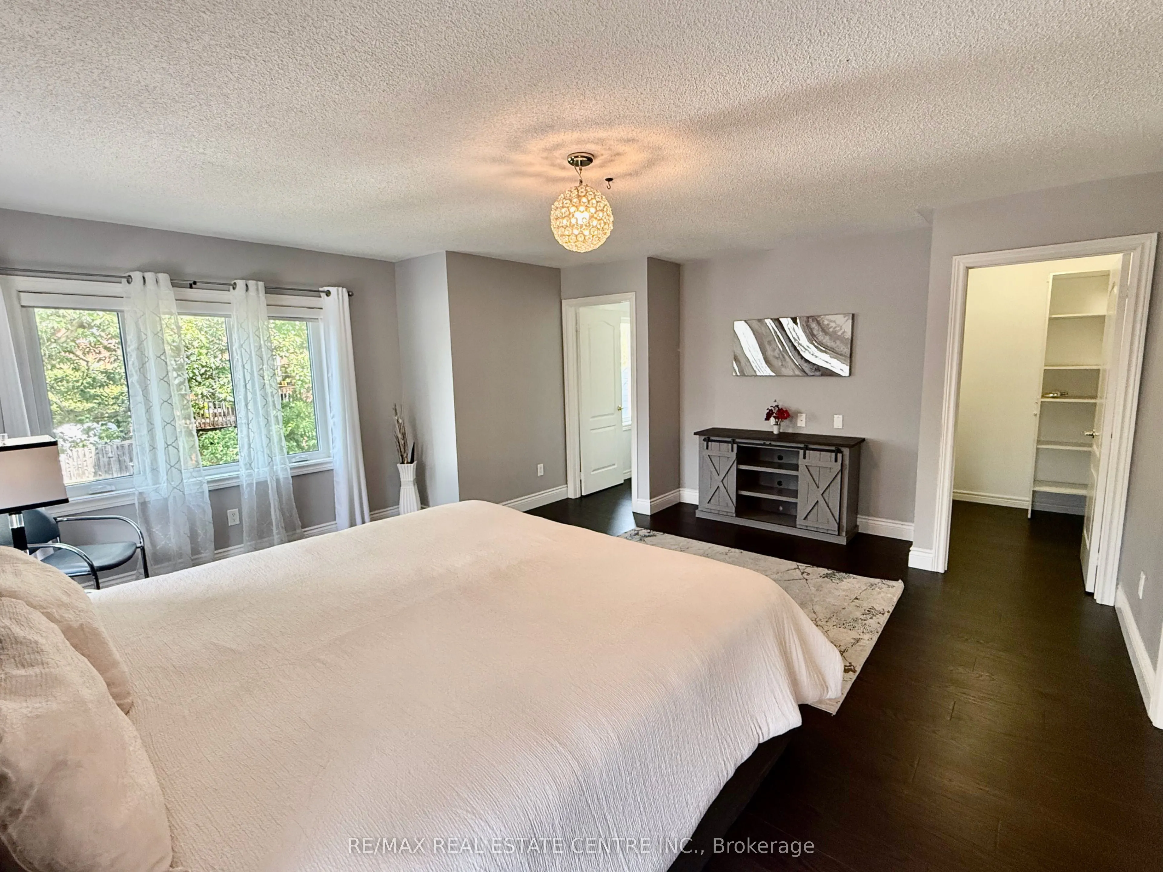 4273 Hickory Drive