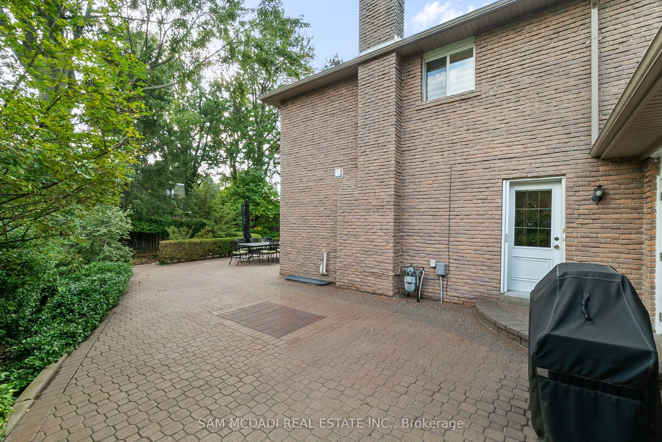 1383 Watersedge Road