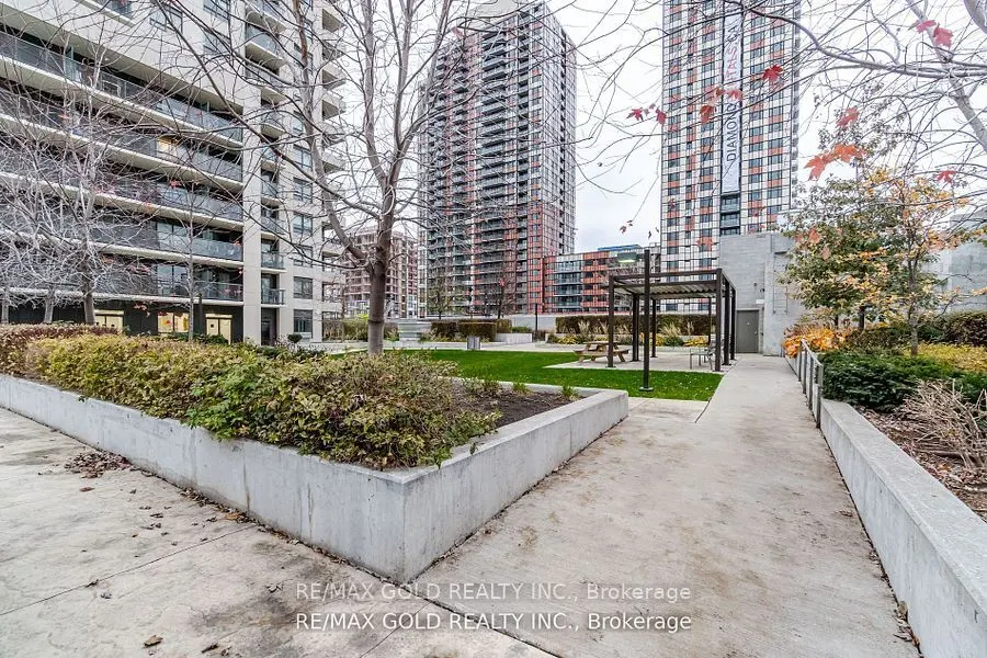 1410 Dupont Street, #325