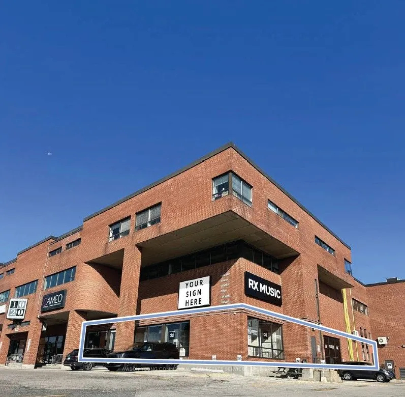 1020 Lawrence Avenue W, #102