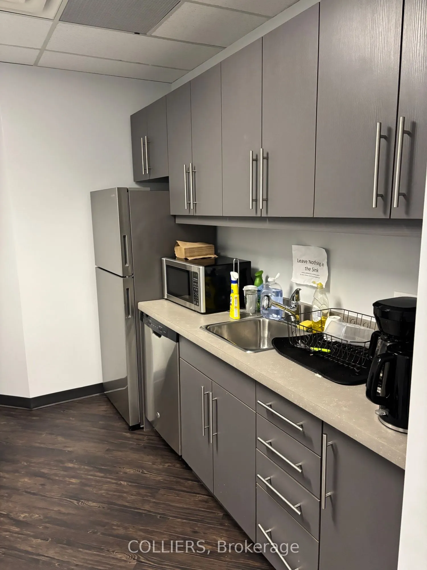 5353 Dundas Street W, #208