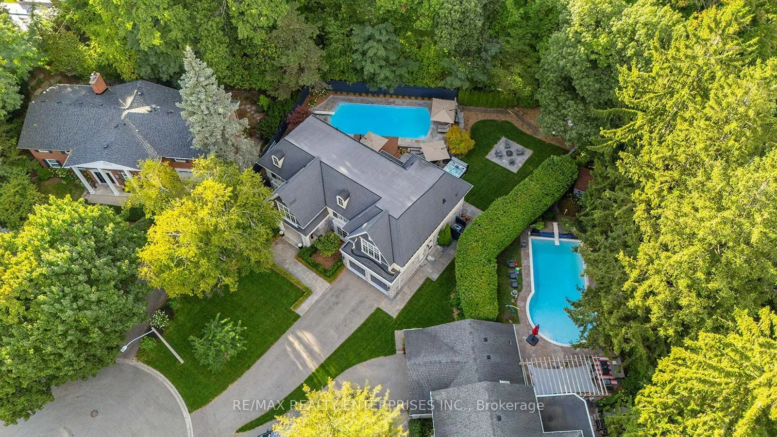 1543 Point-O-Woods Road